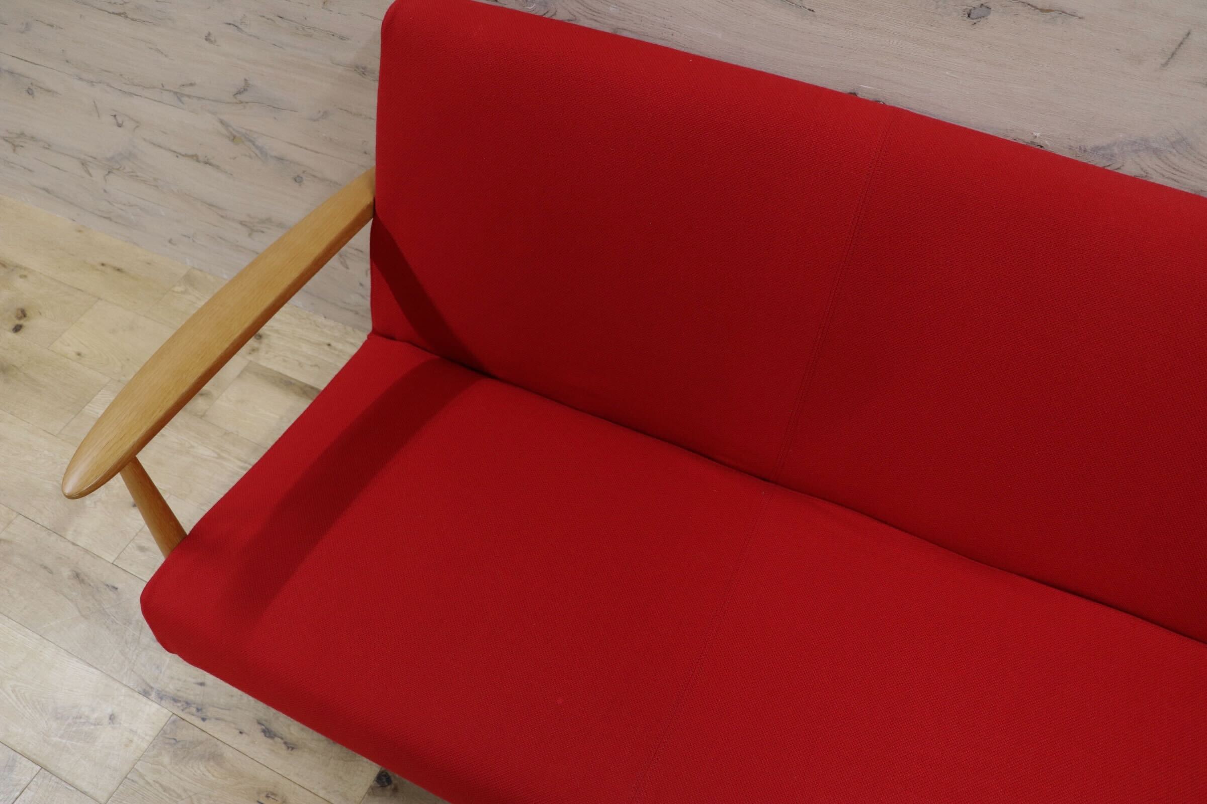 GMHH319○日進木工 / nissin 2人掛けソファ ラブソファ長椅子 2シーター オーク材 ファブリック レッド 飛騨家具 美品 検)カリモク マルニ