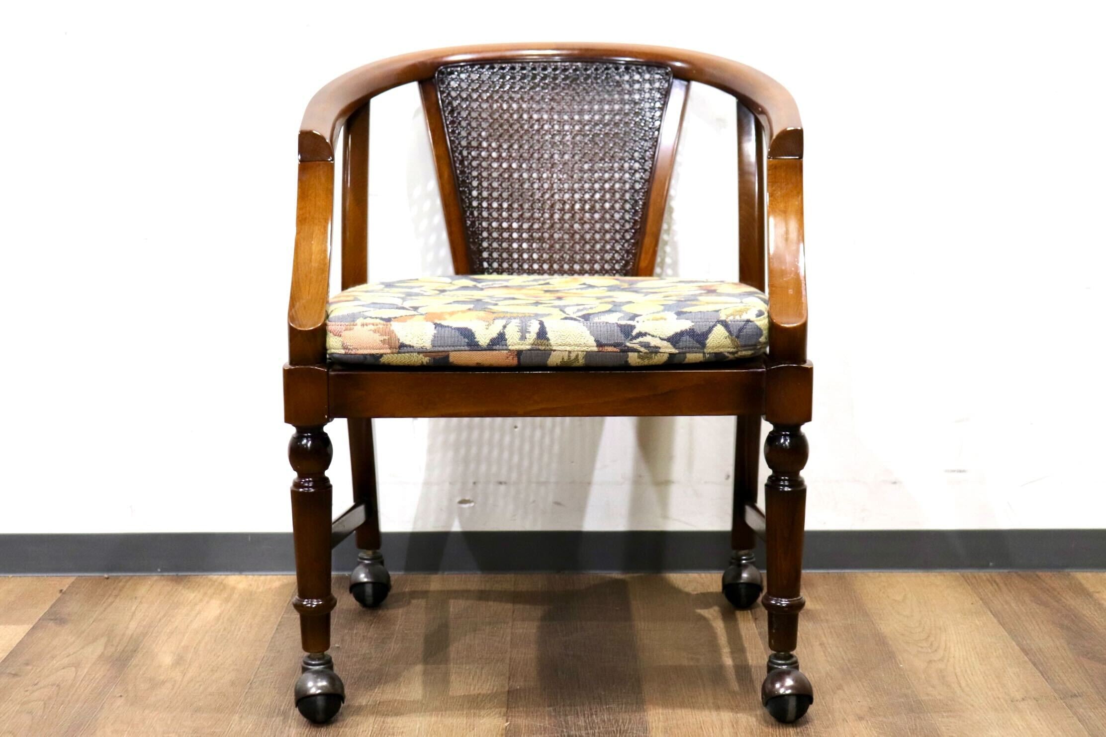 GMHH314B○karimoku / カリモク コロニアル ダイニングチェア 食卓椅子 キャスター付き ブナ材 ファブリック 花柄 モダン 国産家具