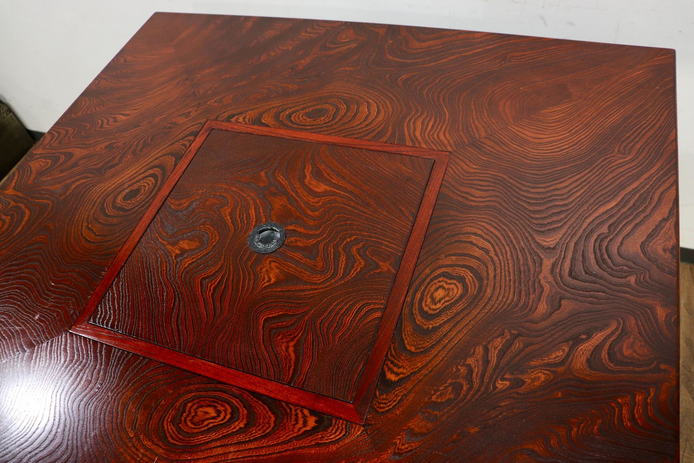 GMHH343○駿河民藝 欅材 囲炉裏テーブル ダイニングテーブル 和家具 収納付き 火鉢 炉端 和モダン 漆塗り 鉄金具 レトロ アンティーク 稀少