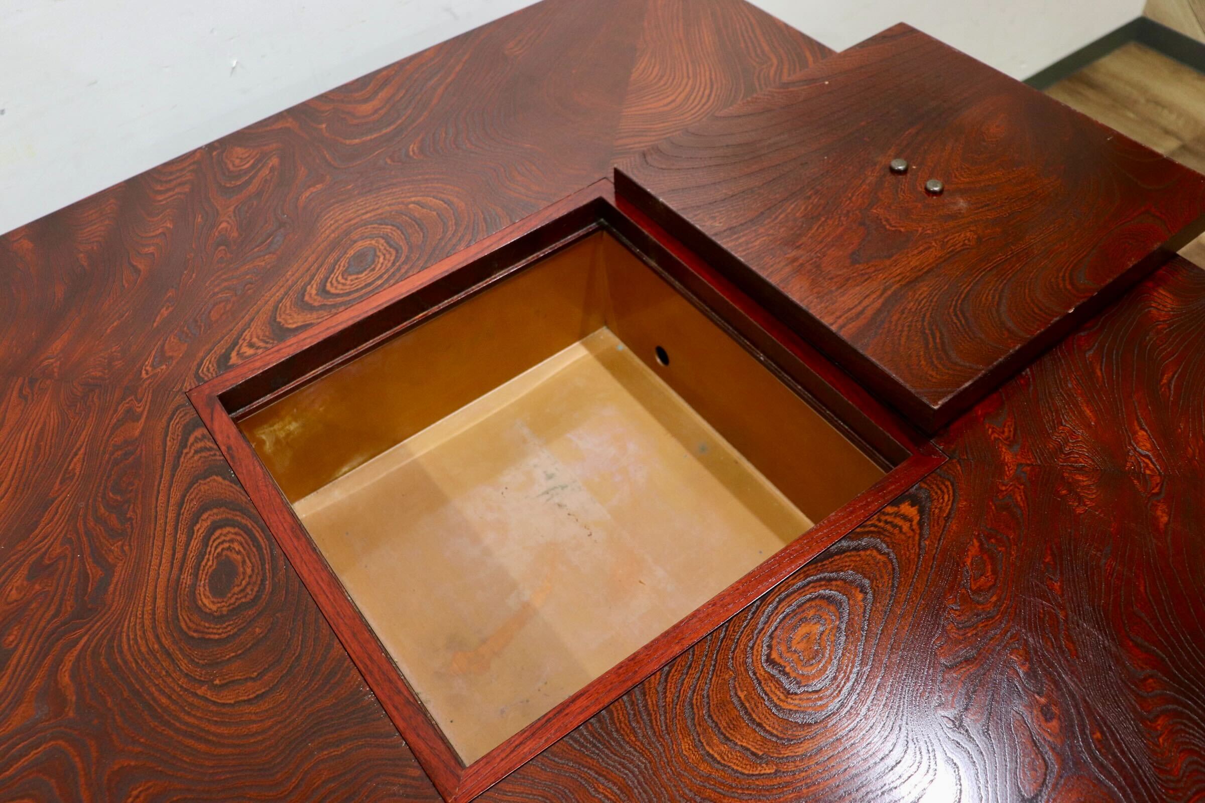 GMHH343○駿河民藝 欅材 囲炉裏テーブル ダイニングテーブル 和家具 収納付き 火鉢 炉端 和モダン 漆塗り 鉄金具 レトロ アンティーク 稀少