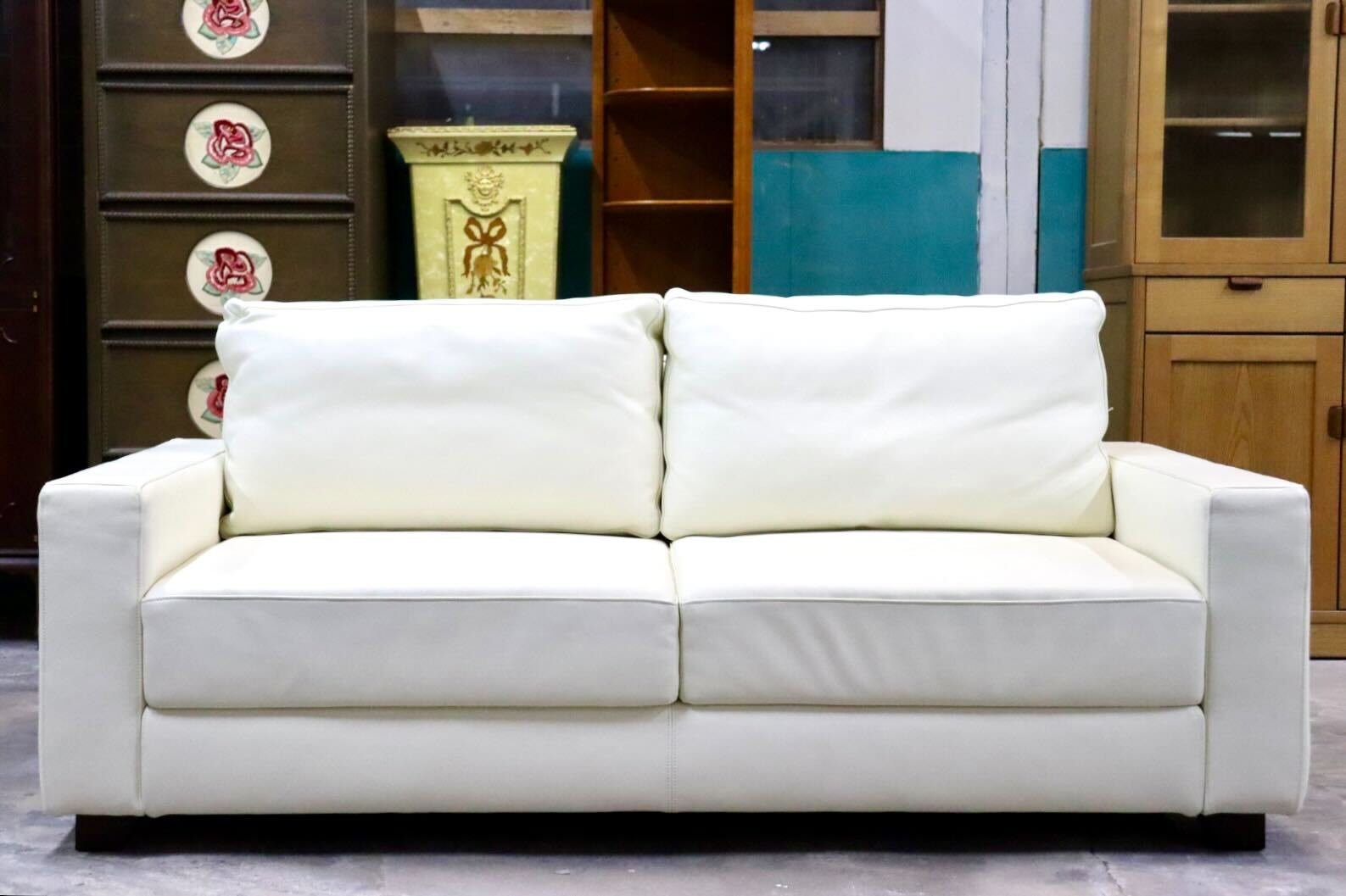 GMIS366B○HUKLA / フクラ REGATO レガト 2人掛けソファ ラブソファ 長椅子 本革 スタイリッシュ モダン 美品