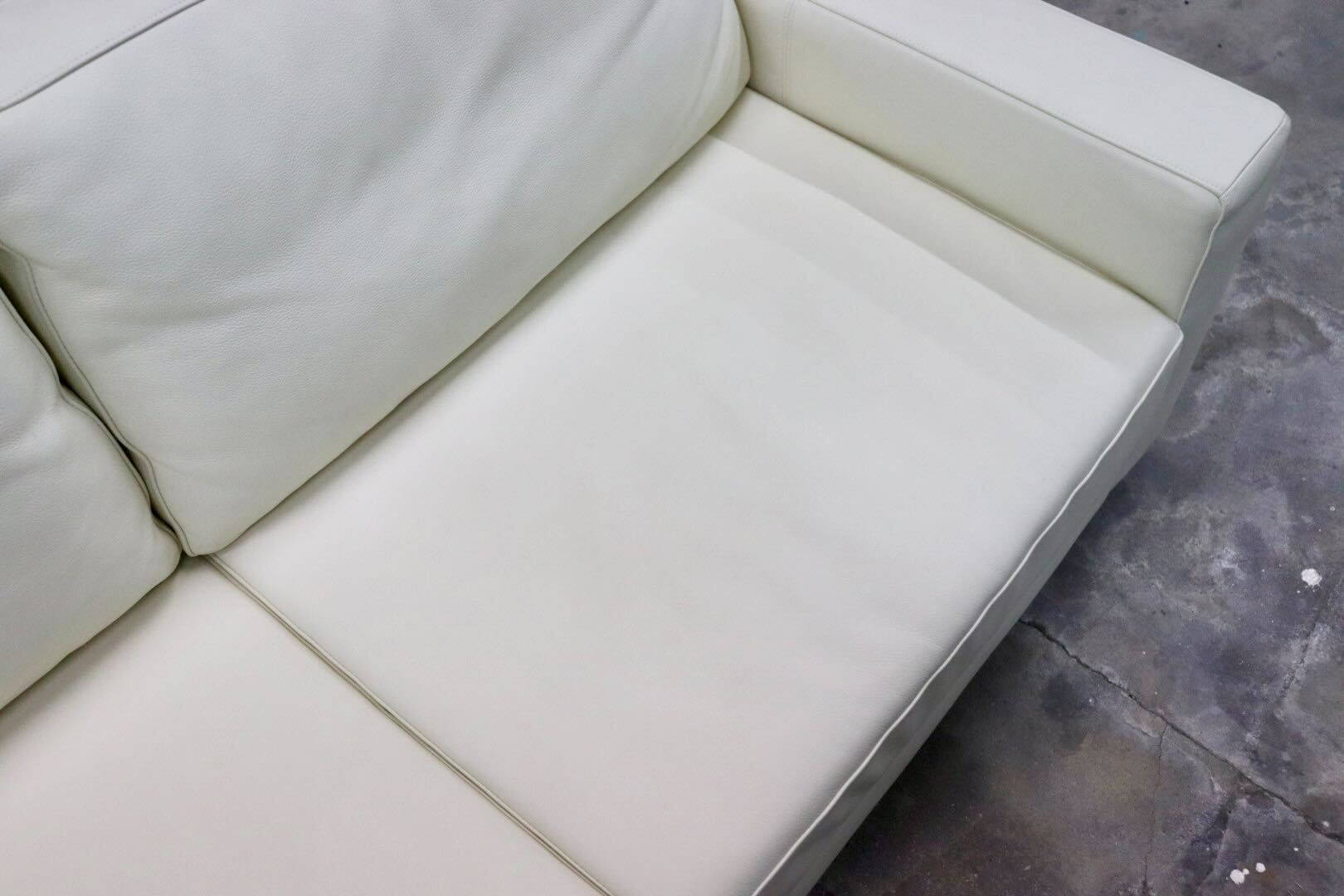 GMIS366B○HUKLA / フクラ REGATO レガト 2人掛けソファ ラブソファ 長椅子 本革 スタイリッシュ モダン 美品