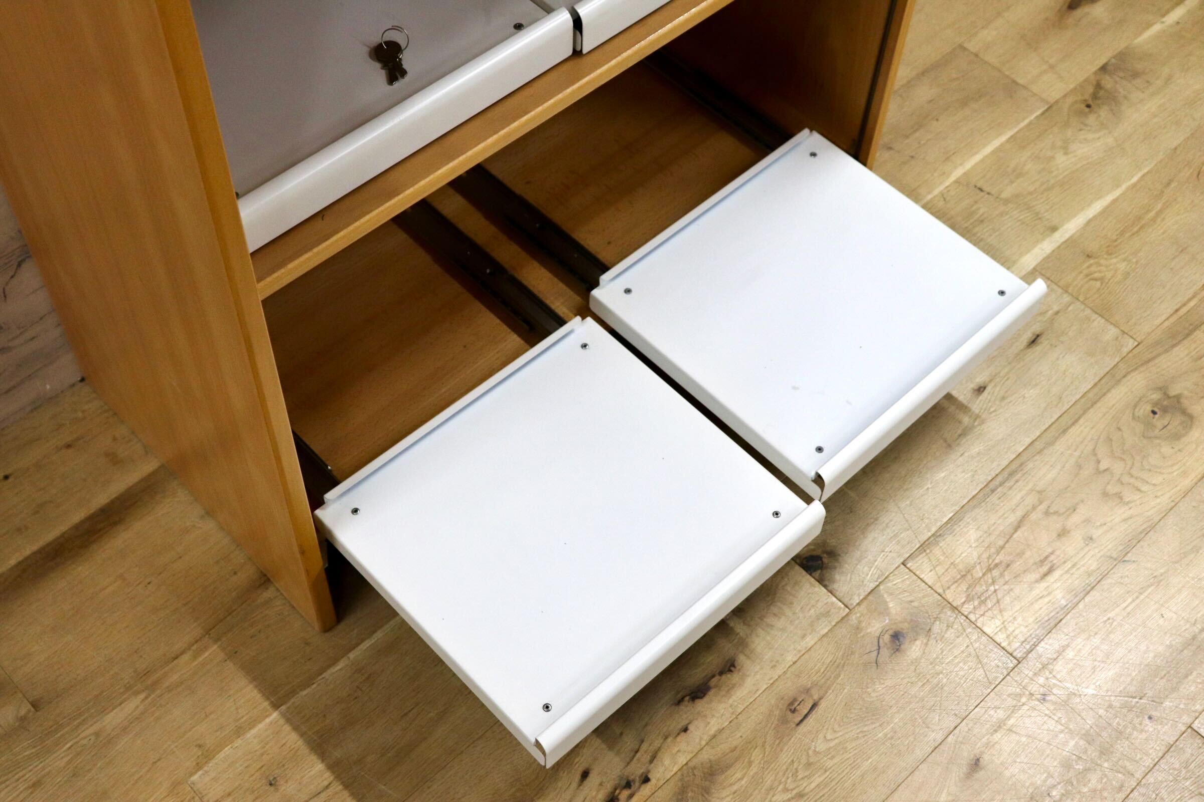 GMHH94C○HOV DOKKA / ホブドッカ キャビネット ロールアップ 型 蛇腹 収納棚 オフィス 什器 北欧 ノルウェー ナチュラル 北欧ヴィンテージ