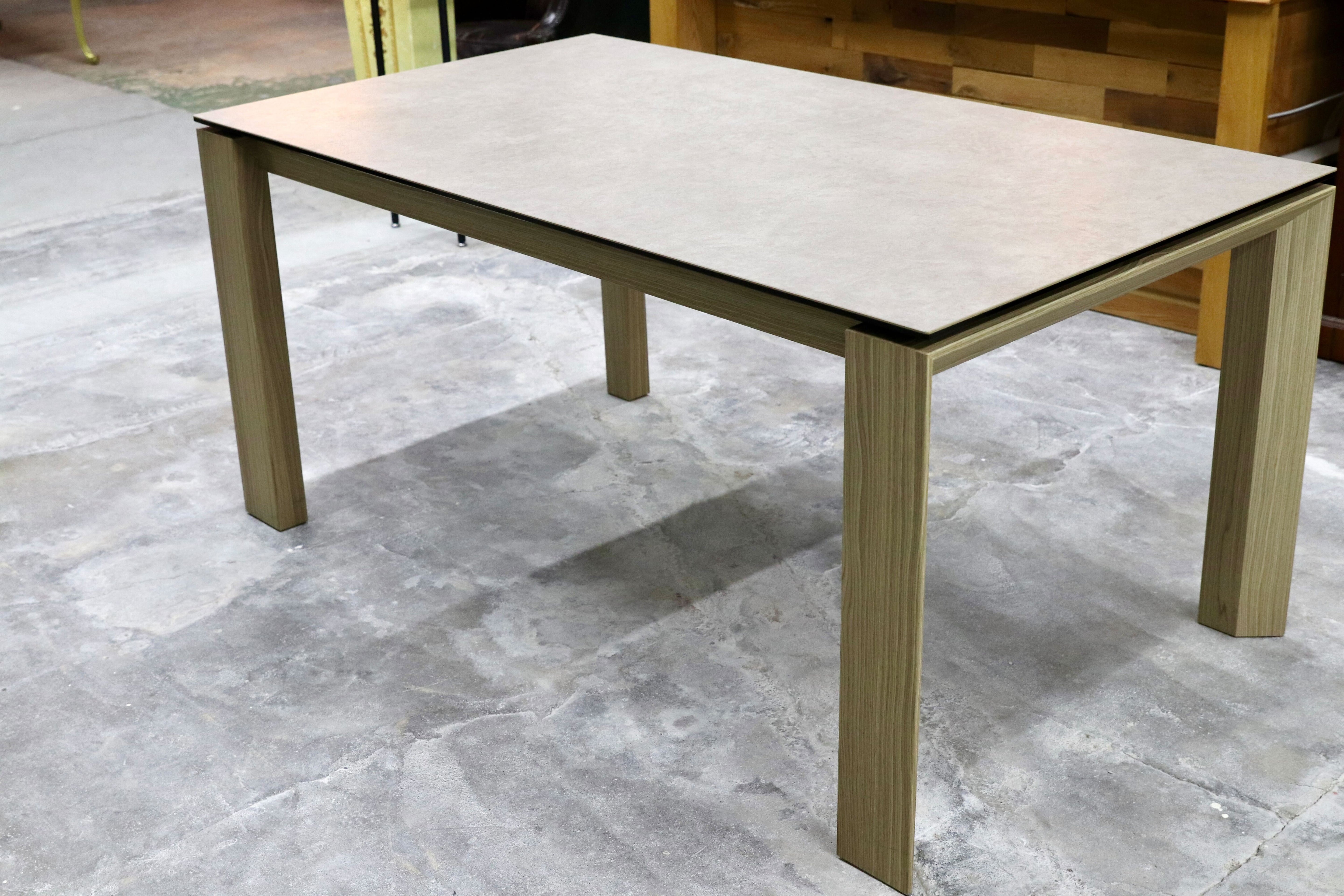 GMHO54○Calligaris / カリガリス オムニア セラミック ダイニングテーブル 食卓テーブル エクステンション式 グレー 定価約48万 展示品