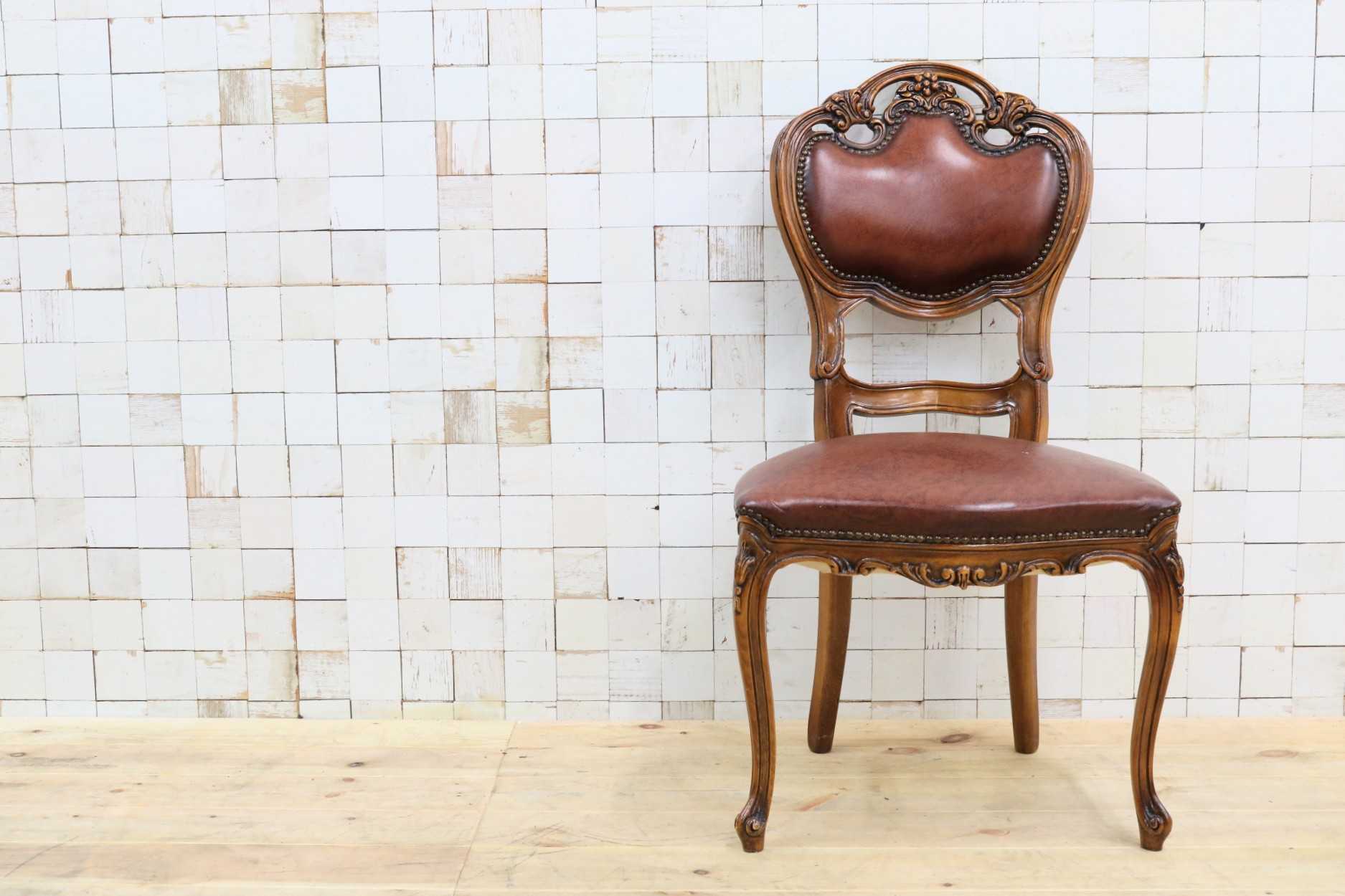 GMHH470B◯イタリア製 ロココ調 ダイニングチェア 食卓椅子 レザー 鋲打ち 彫刻 アンティーク エレガント ヨーロピアン クラシック 猫脚