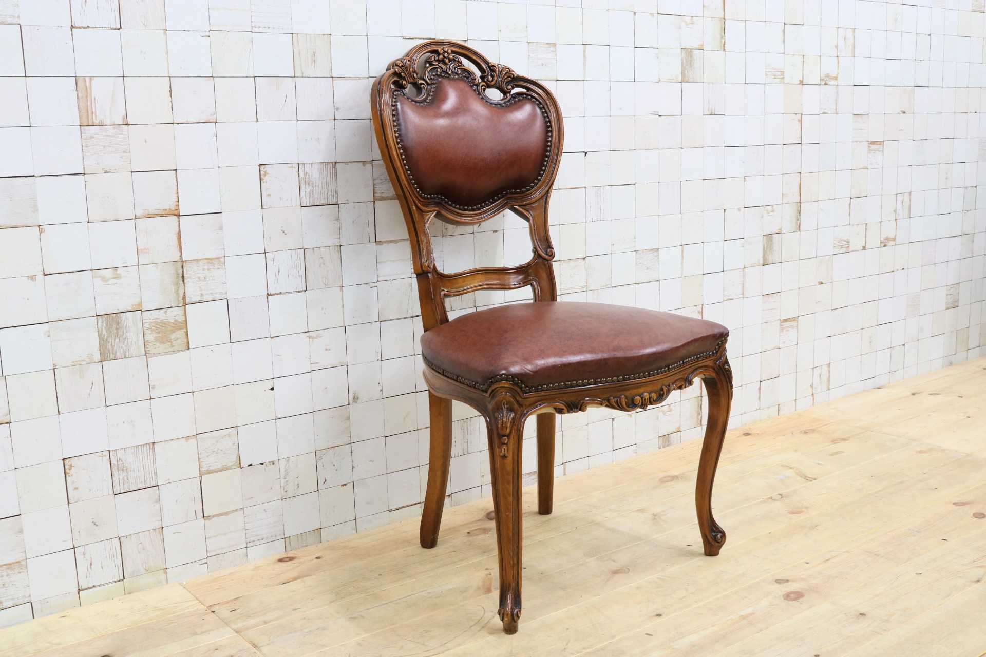 GMHH470B◯イタリア製 ロココ調 ダイニングチェア 食卓椅子 レザー 鋲打ち 彫刻 アンティーク エレガント ヨーロピアン クラシック 猫脚