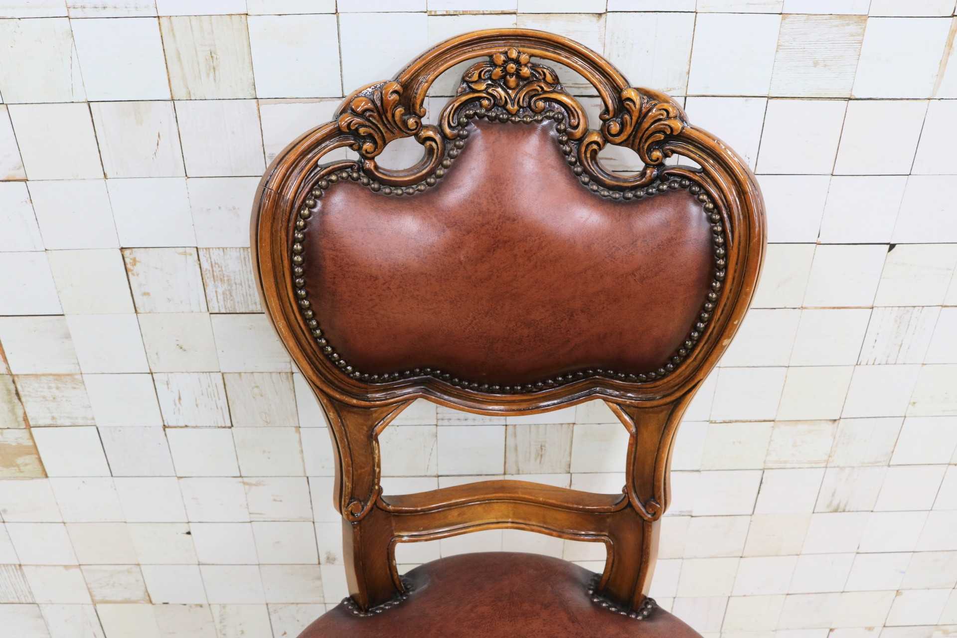 GMHH470B◯イタリア製 ロココ調 ダイニングチェア 食卓椅子 レザー 鋲打ち 彫刻 アンティーク エレガント ヨーロピアン クラシック 猫脚