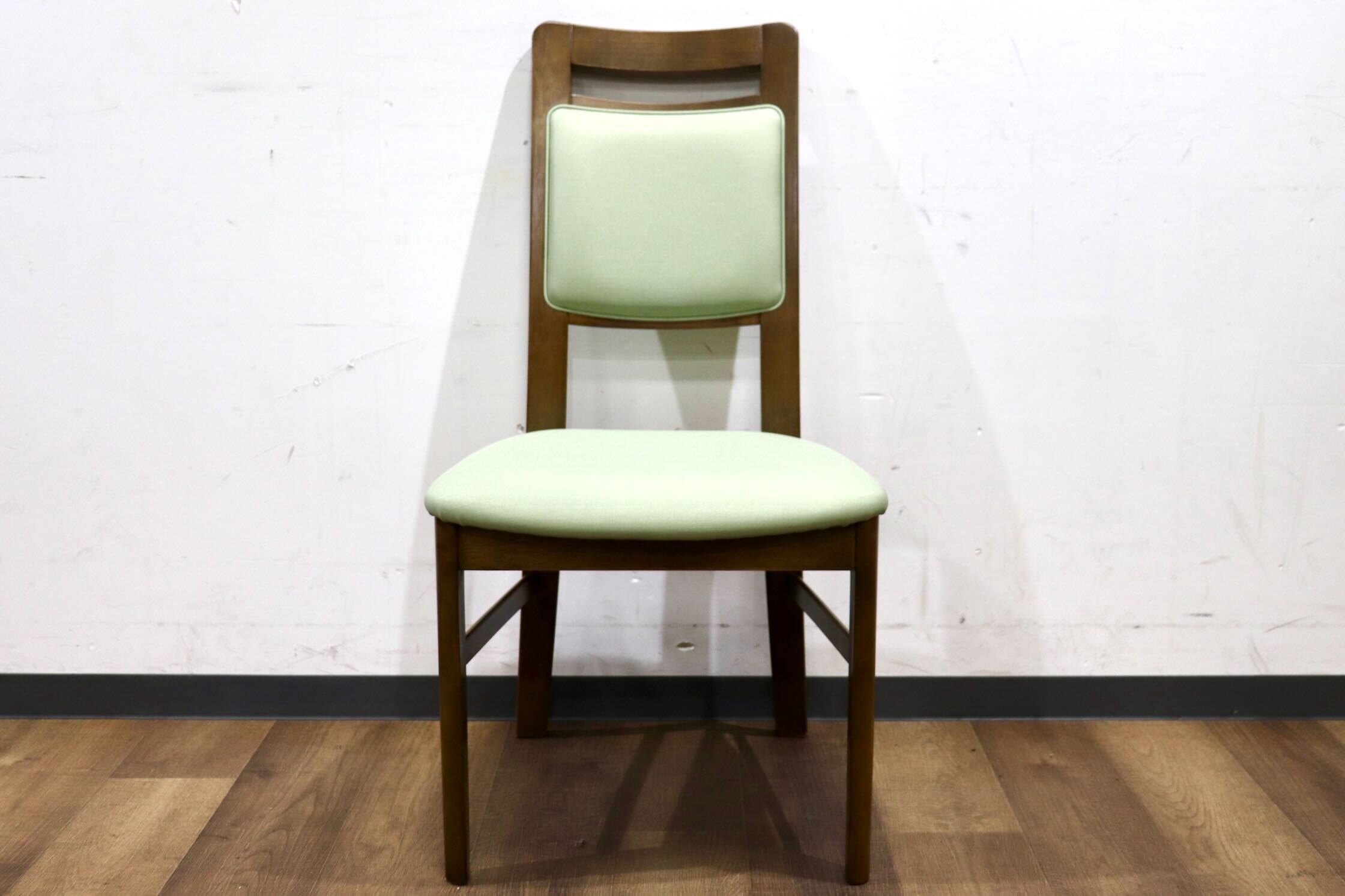 GMHH339A○karimoku / カリモク Direttore ディレトーレ ダイニングチェア 食卓椅子 イス 合皮 若葉色 モダン カントリー 国産家具