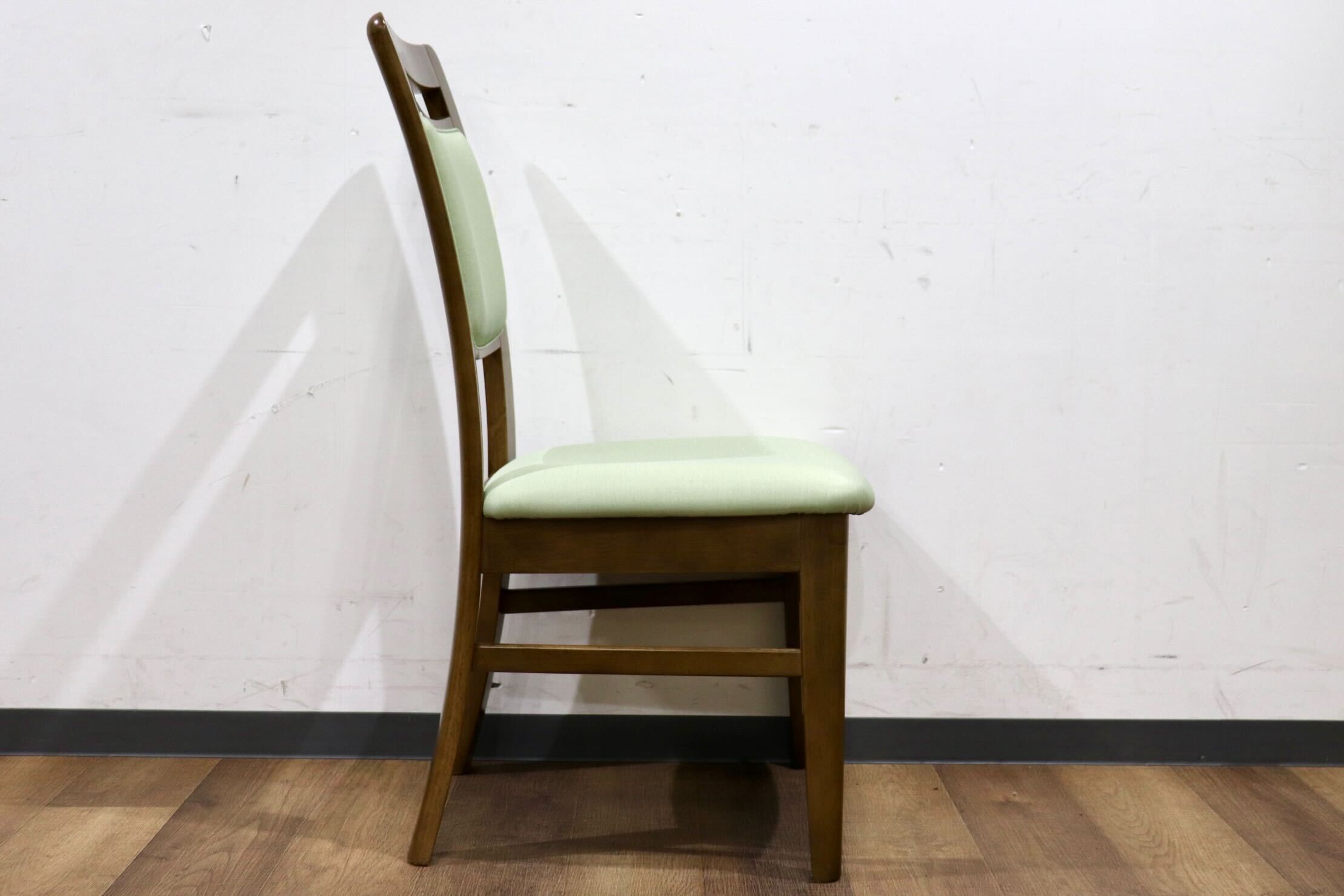 GMHH339A○karimoku / カリモク Direttore ディレトーレ ダイニングチェア 食卓椅子 イス 合皮 若葉色 モダン カントリー 国産家具