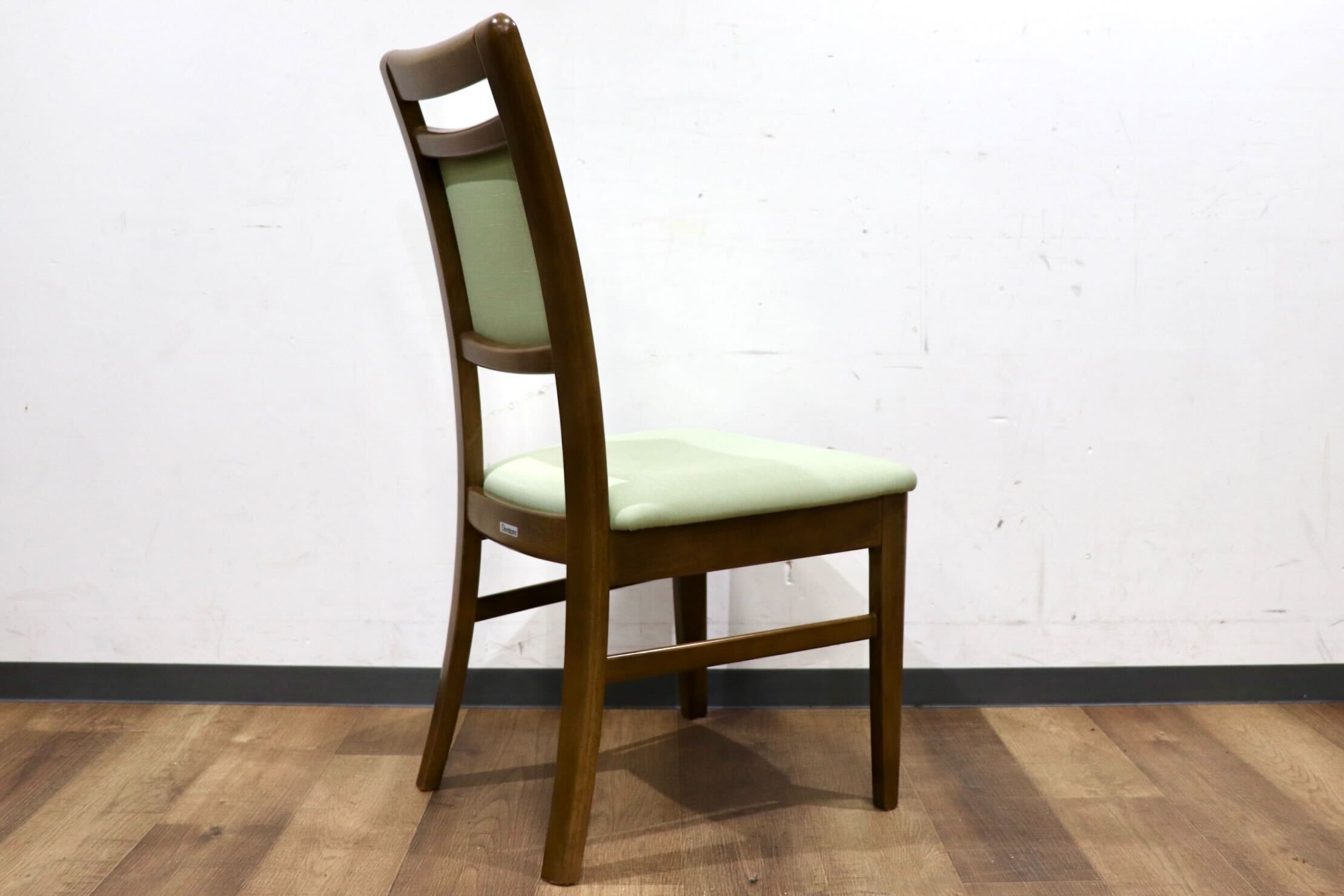 GMHH339A○karimoku / カリモク Direttore ディレトーレ ダイニングチェア 食卓椅子 イス 合皮 若葉色 モダン カントリー 国産家具