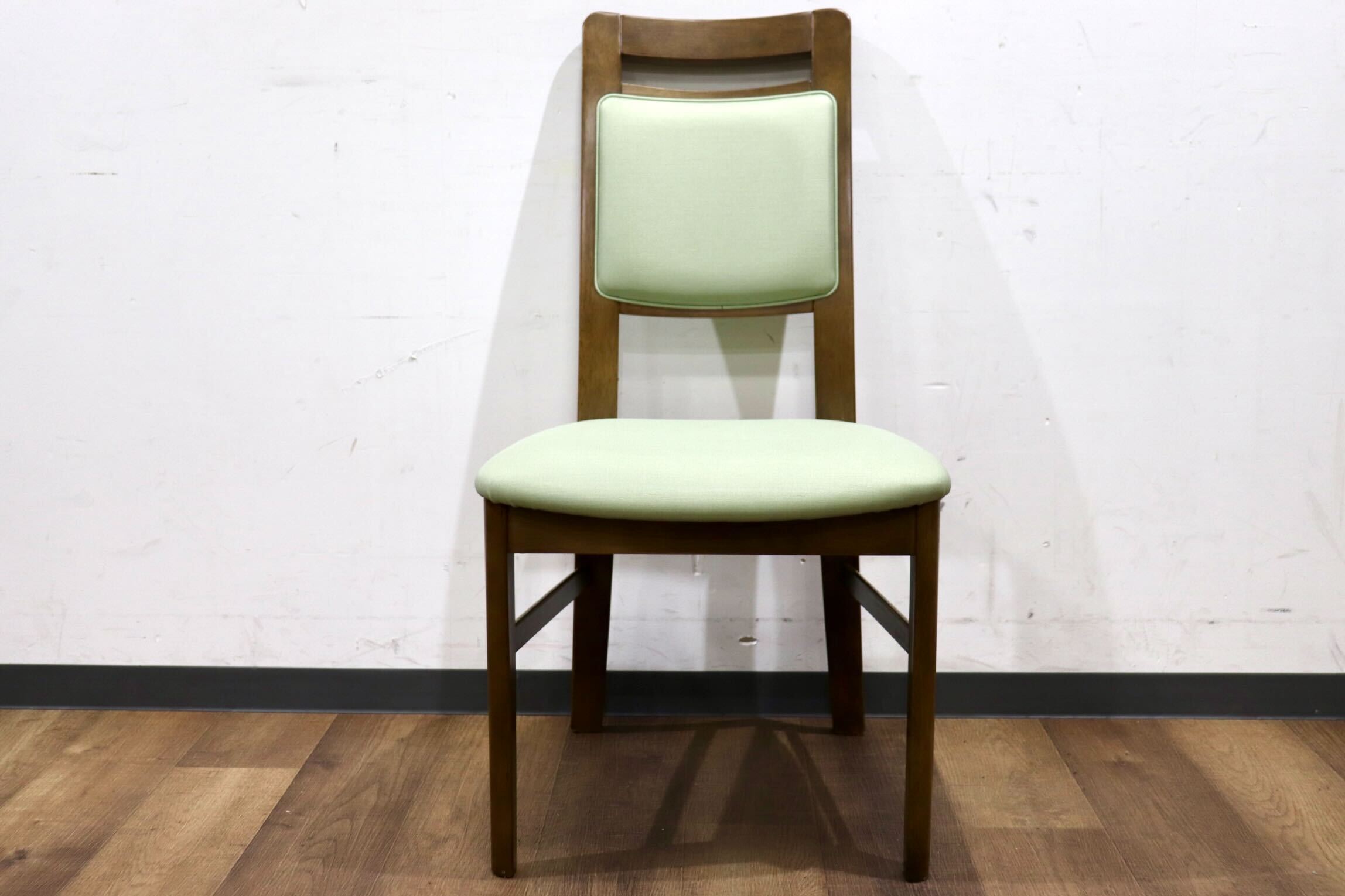 GMHH339B○karimoku / カリモク Direttore ディレトーレ ダイニングチェア 食卓椅子 イス 合皮 若葉色 モダン カントリー 国産家具