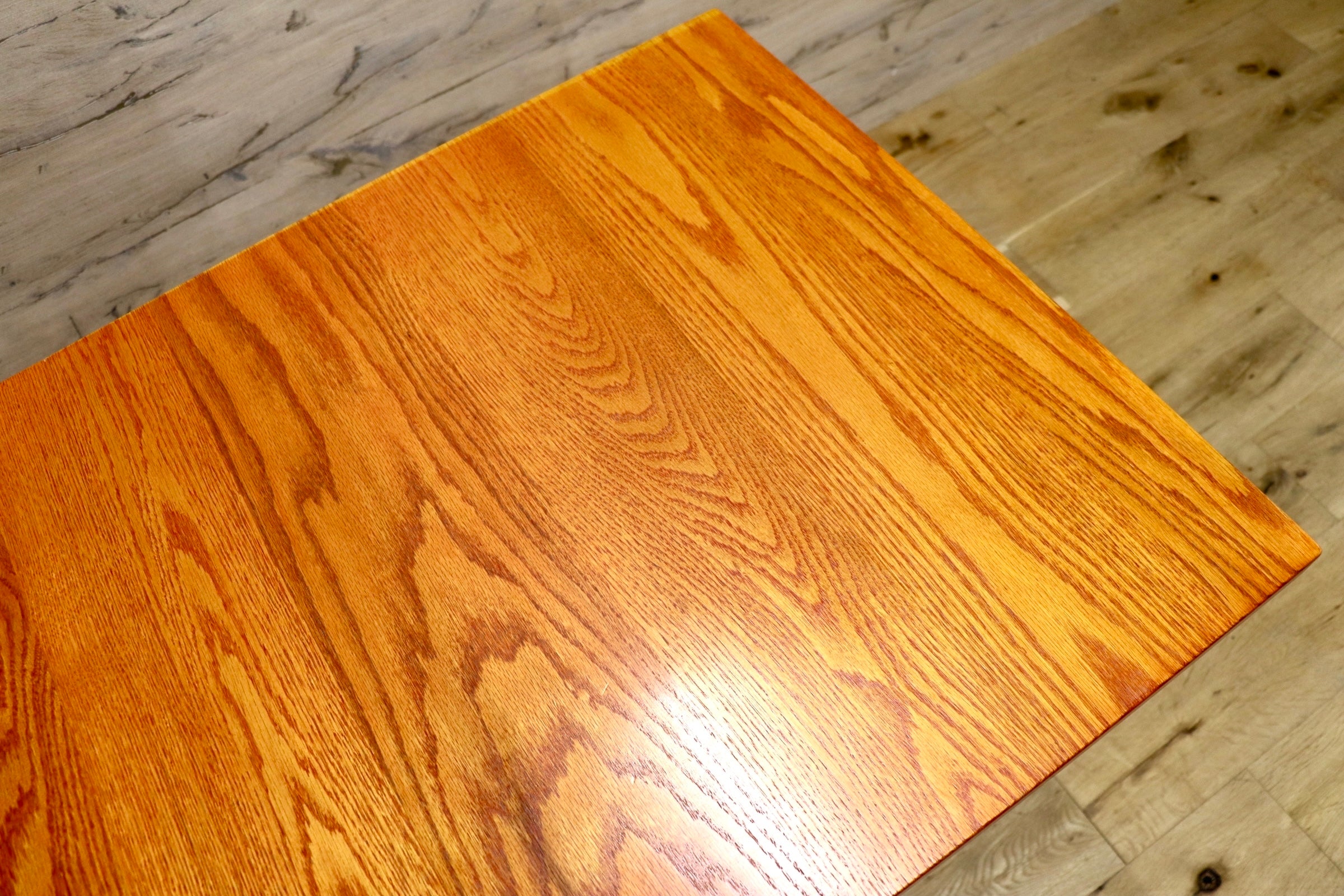 GMFH237L○飛騨産業 / HIDA キツツキ 9981 ダイニングテーブル カフェテーブル 楢材 無垢 インダストリアル 店舗什器 カフェ 飛騨家具