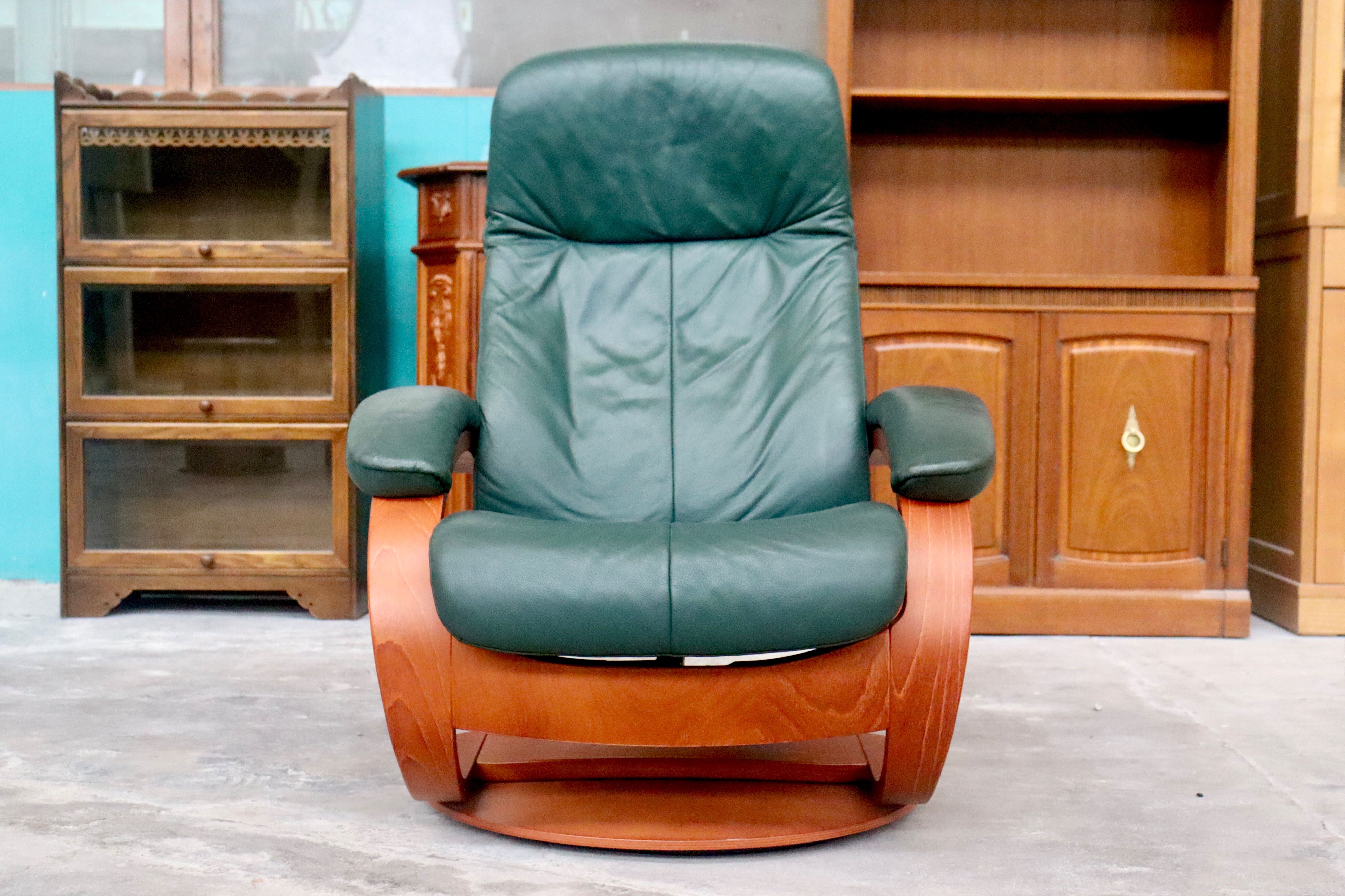 GMHK660○フィヨルド イエリアーダ 本革 リクライニングチェア シングルソファ 1人掛けソファ ラウンジチェア 回転式 グリーン 北欧