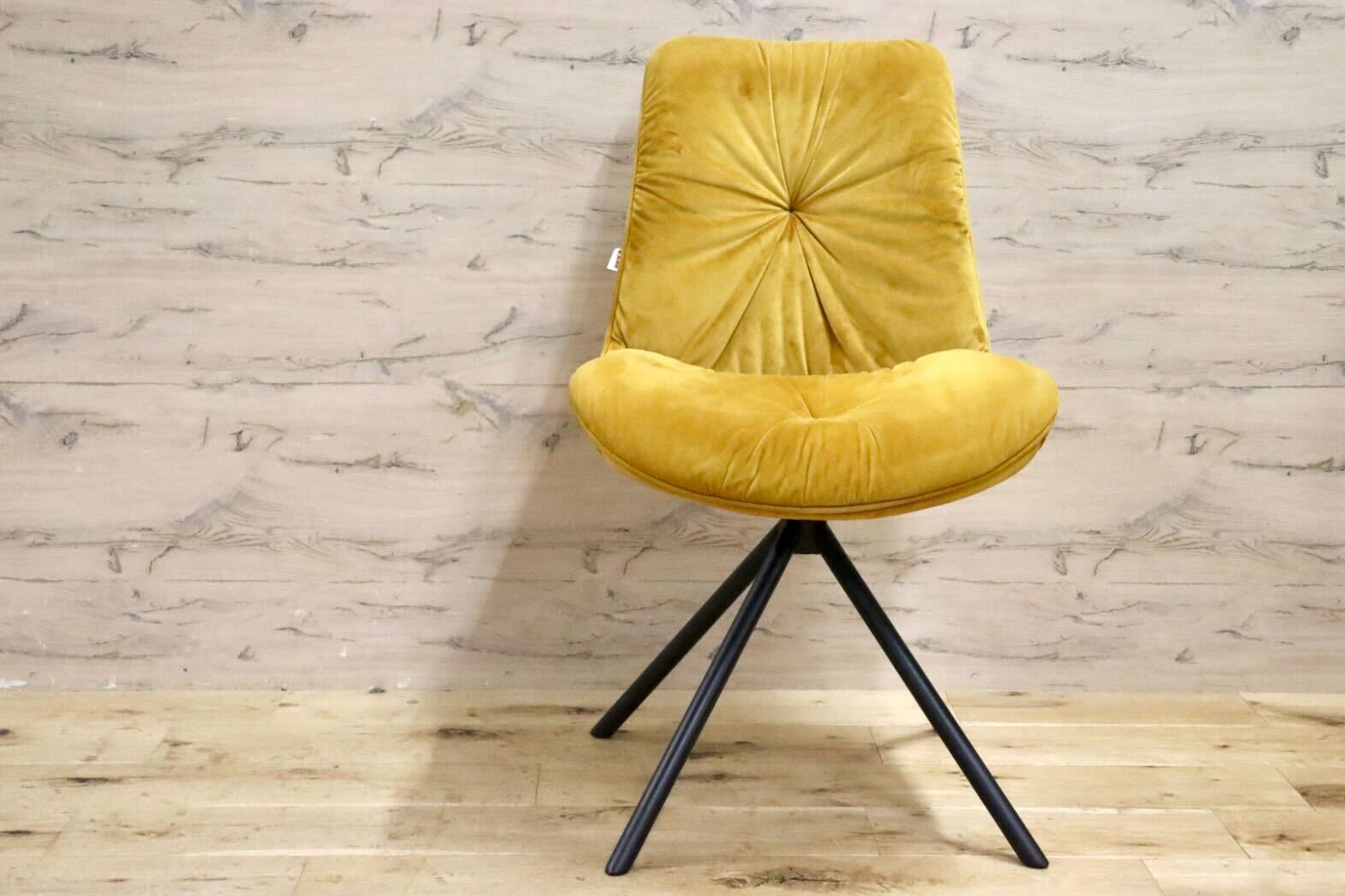 GMIK759A○KARE / カレ Mila ミラ ダイニングチェア 食卓椅子 ファブリック イエロー ベルベット調 モダン 定価約4.3万 廃番 希少 美品