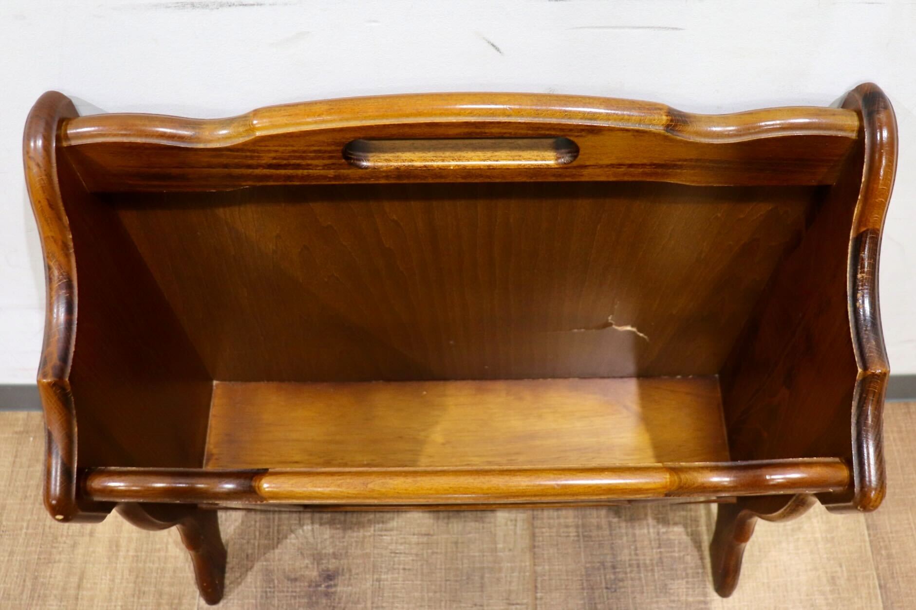 GMHH337A○karimoku / カリモク コロニアル マガジンラック スリッパラック 雑誌入れ 収納 木製 ラタン