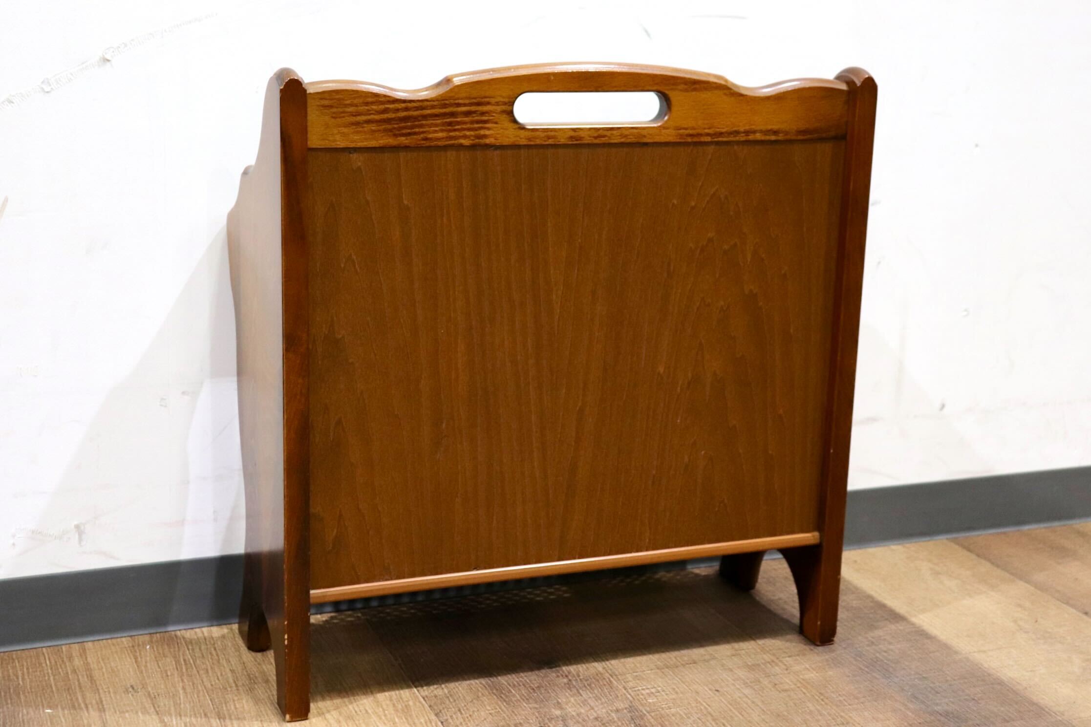 GMHH337A○karimoku / カリモク コロニアル マガジンラック スリッパラック 雑誌入れ 収納 木製 ラタン