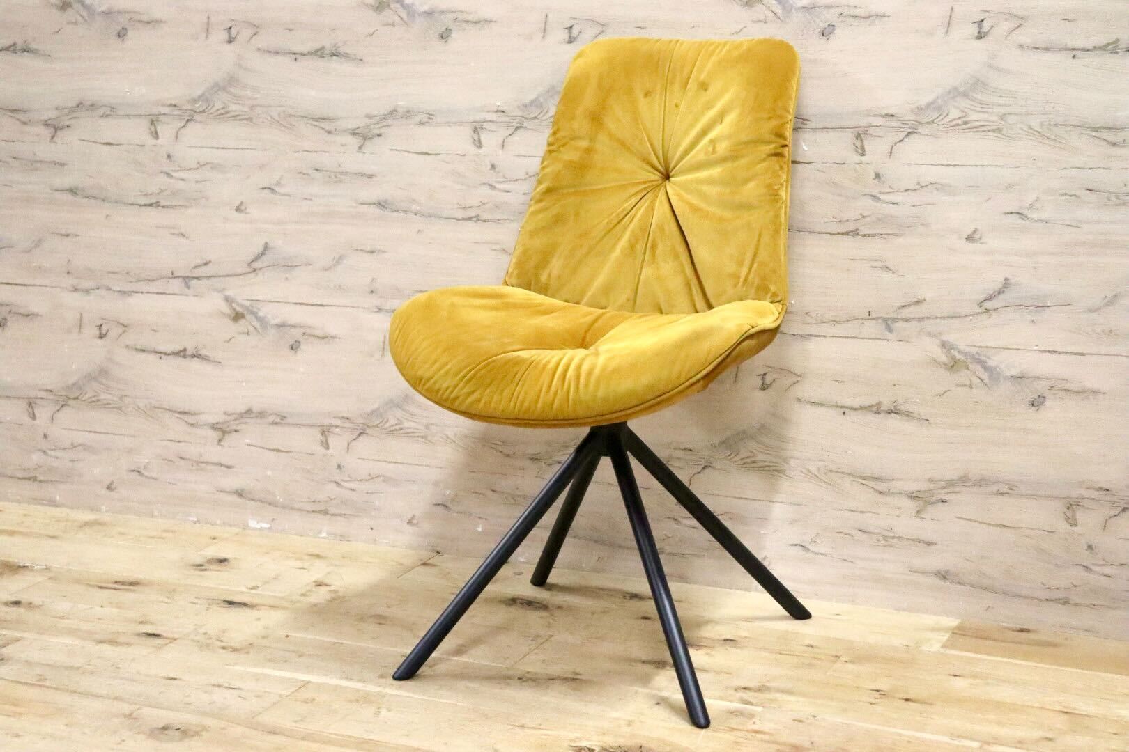 GMIK759B○KARE / カレ Mila ミラ ダイニングチェア 食卓椅子 ファブリック イエロー ベルベット調 モダン 定価約4.3万 廃番 希少 美品