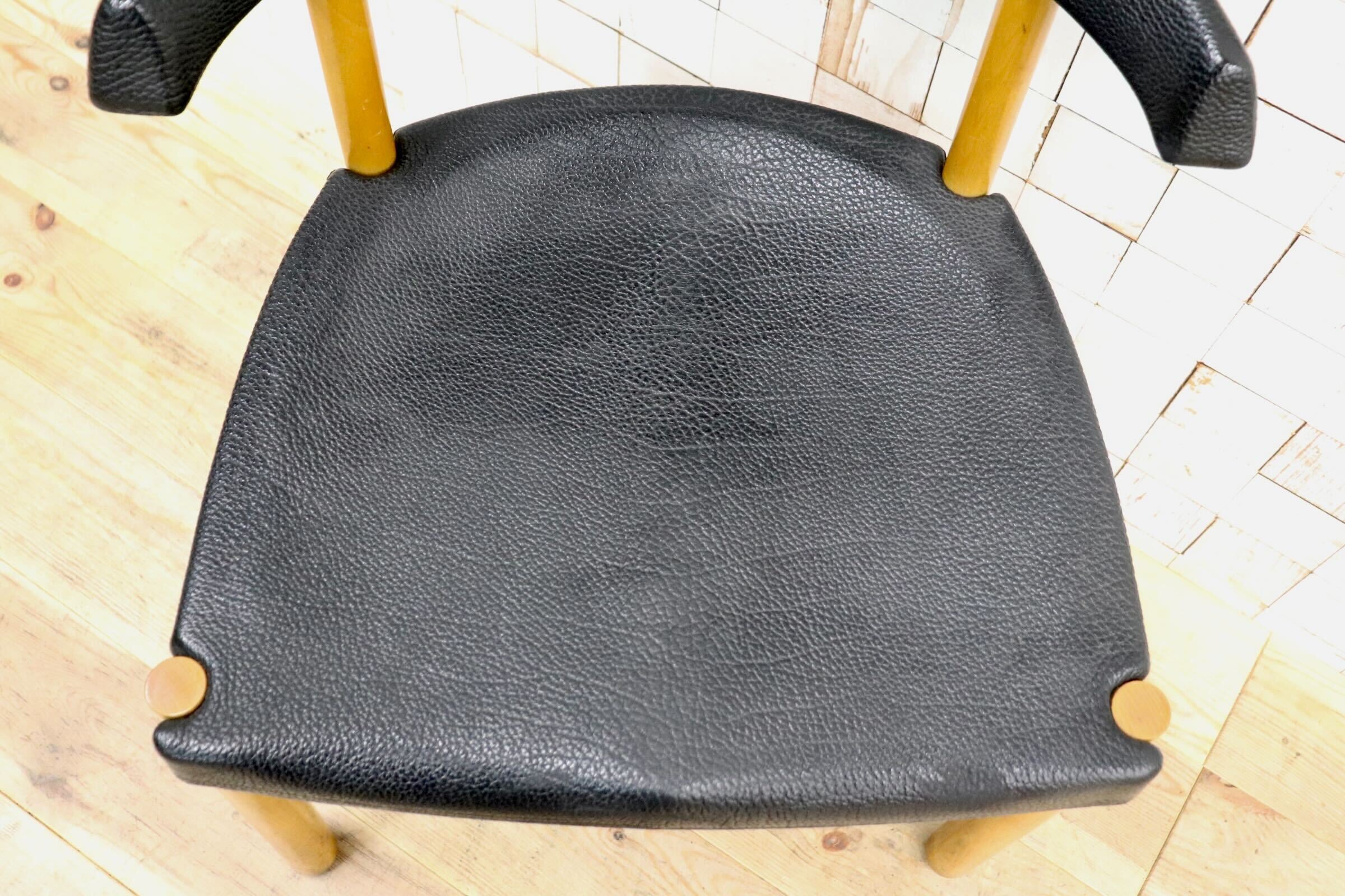 GMIN7C〇Cassina / カッシーナ レオナルドチェア ダイニングチェア Strassle collection社 スイス 椅子 ブラック 北欧スタイル