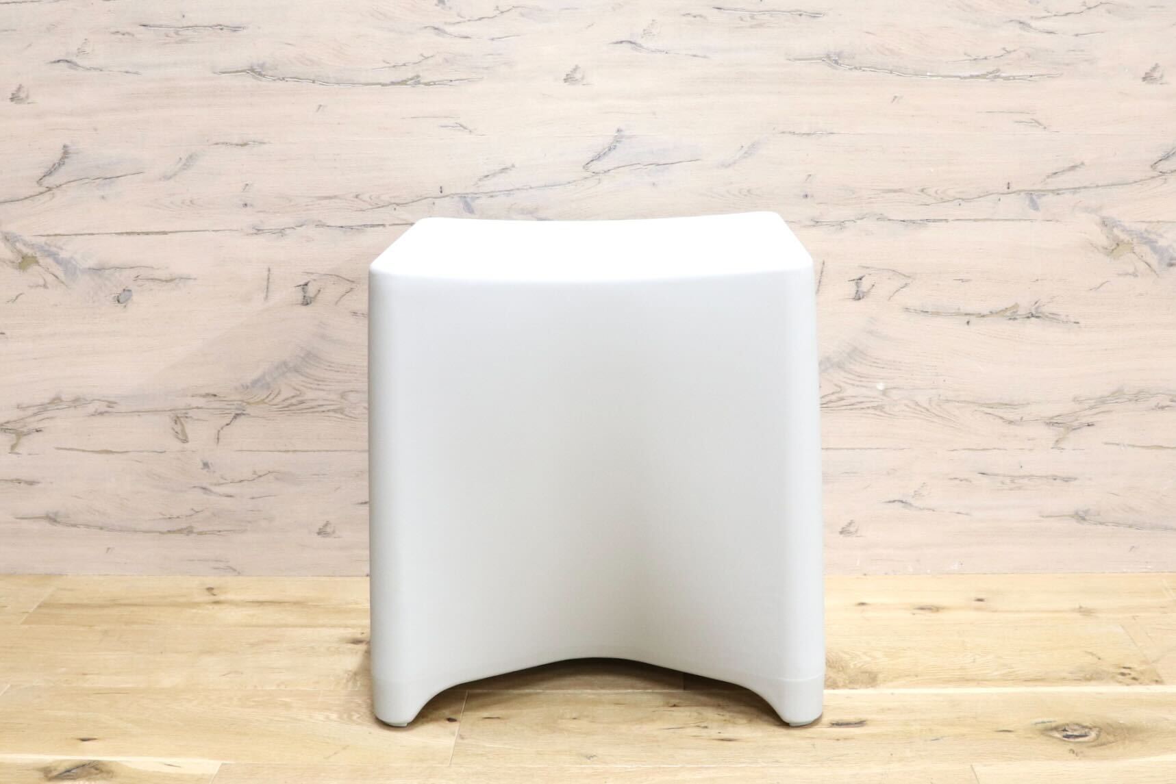 GMGN334E○Kian Furniture / キアン Rumble stool ランブル スツール 腰掛け 椅子 プラスチック ブラック デザイナーズ家具 モダン 展示品