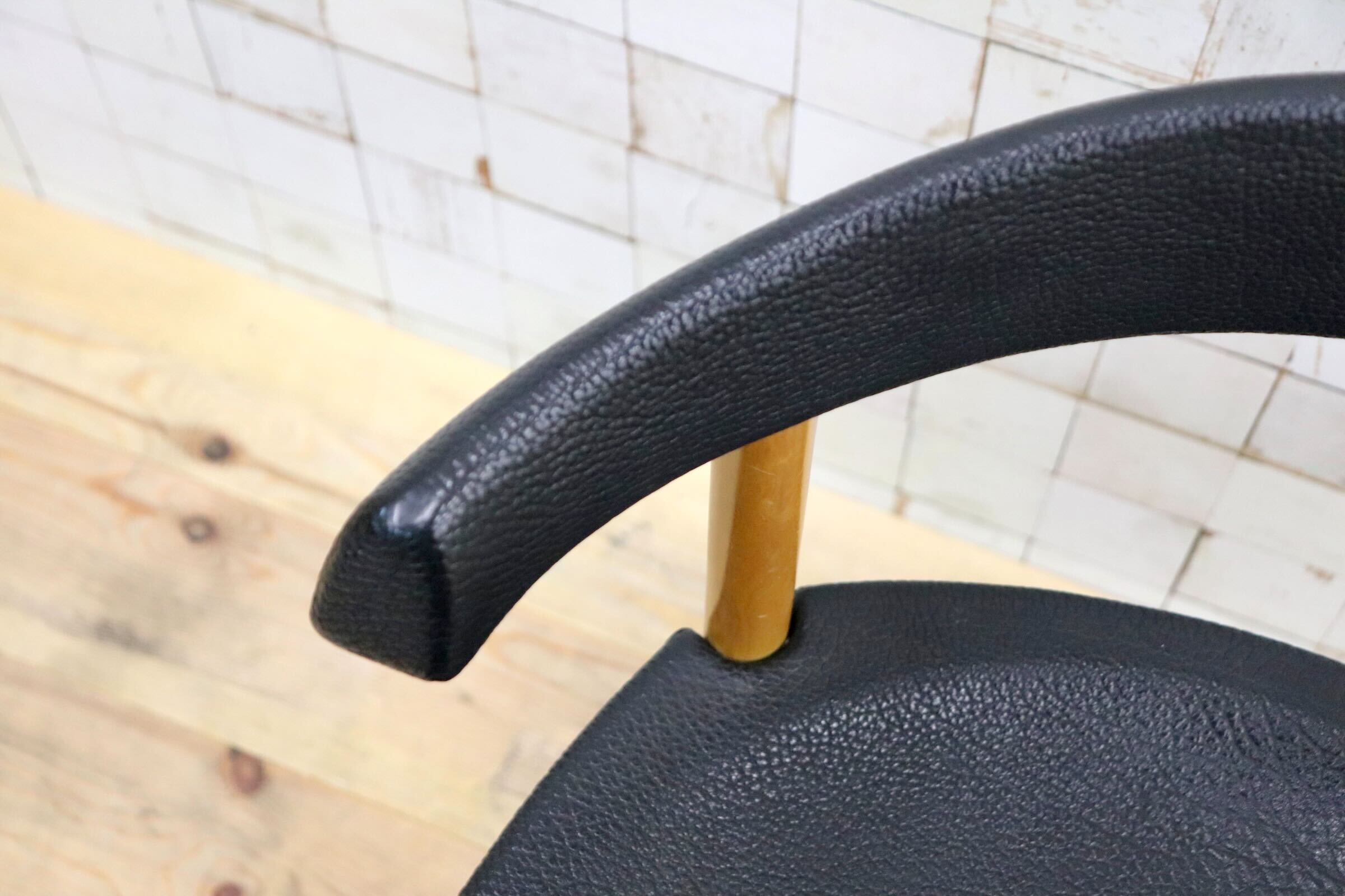 GMIN7D〇Cassina / カッシーナ レオナルドチェア ダイニングチェア Strassle collection社 スイス 椅子 ブラック 北欧スタイル
