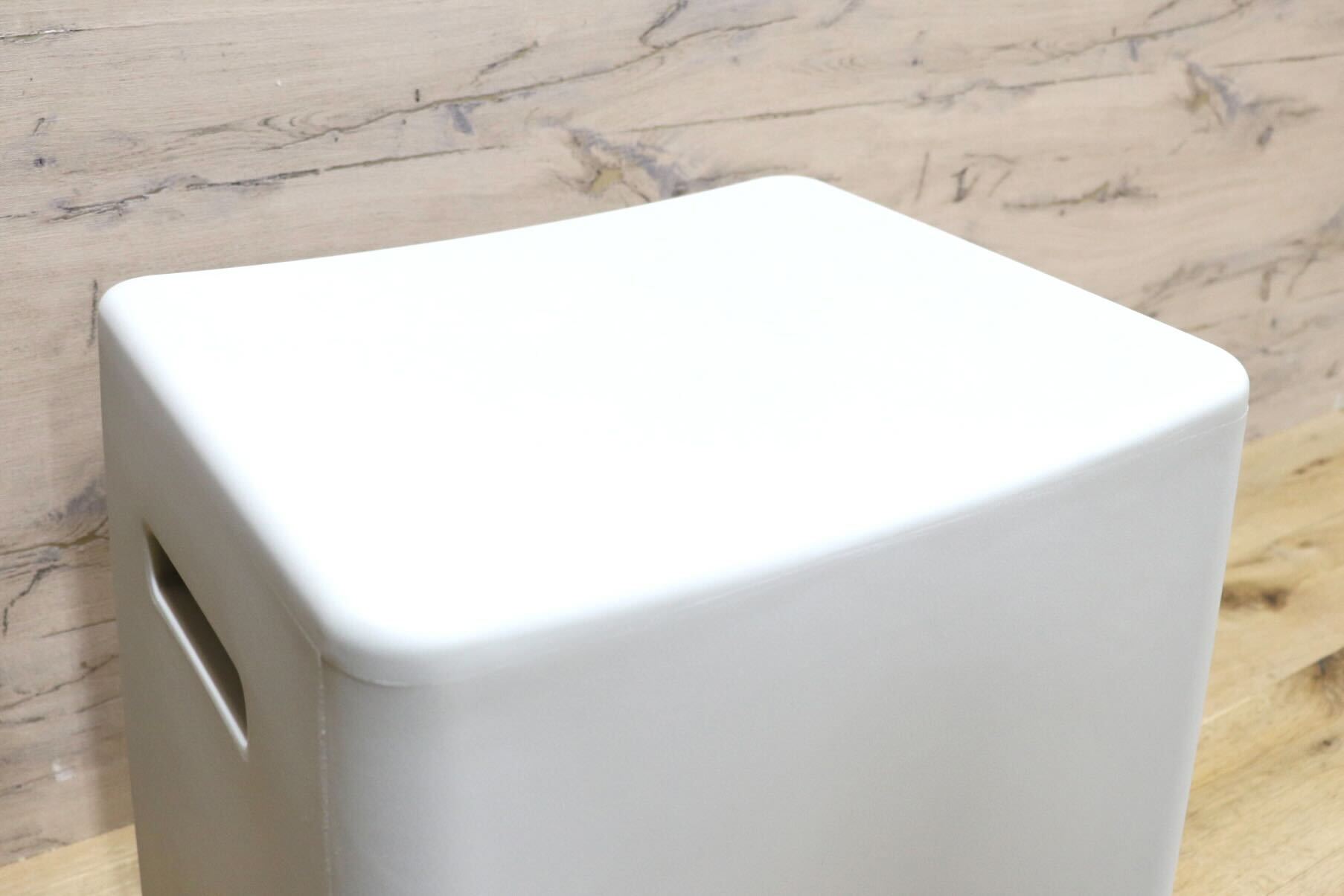 GMGN227○Kian Furniture / キアン Rumble stool ランブル スツール 腰掛け 椅子 プラスチック ライトグレー デザイナーズ家具 展示品