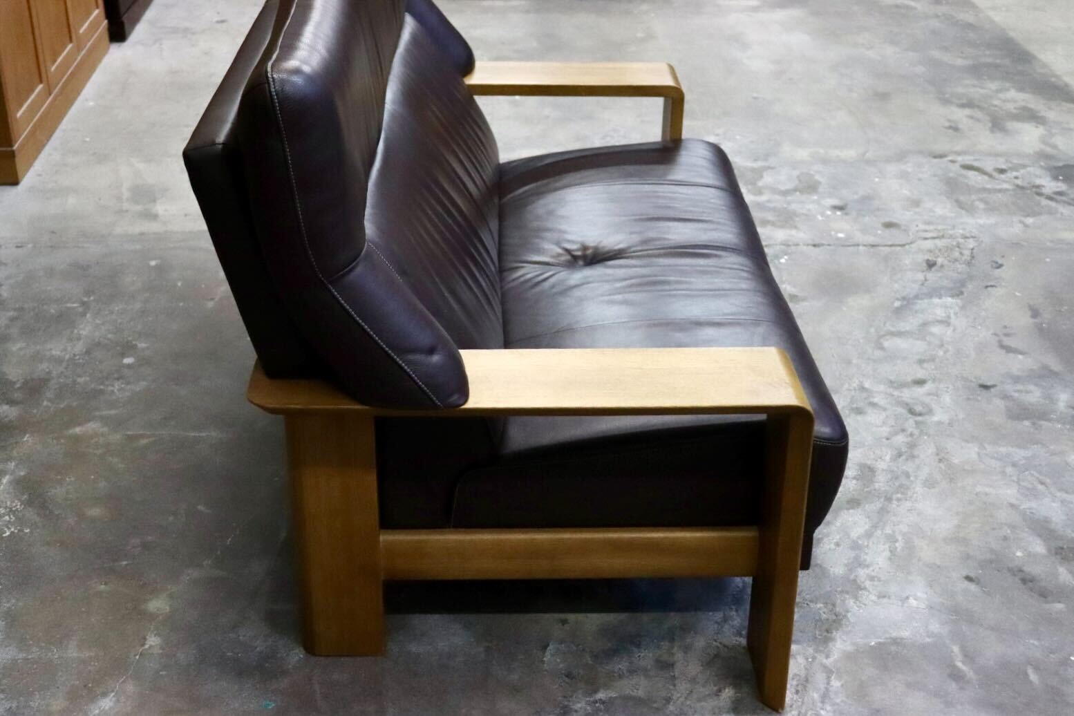 GMIK740A○Chitano / チターノ ダンテ 2人掛けソファ ラブソファ 長椅子 本革 ダークブラウン ハイバック 応接 カリモク 定価約18万