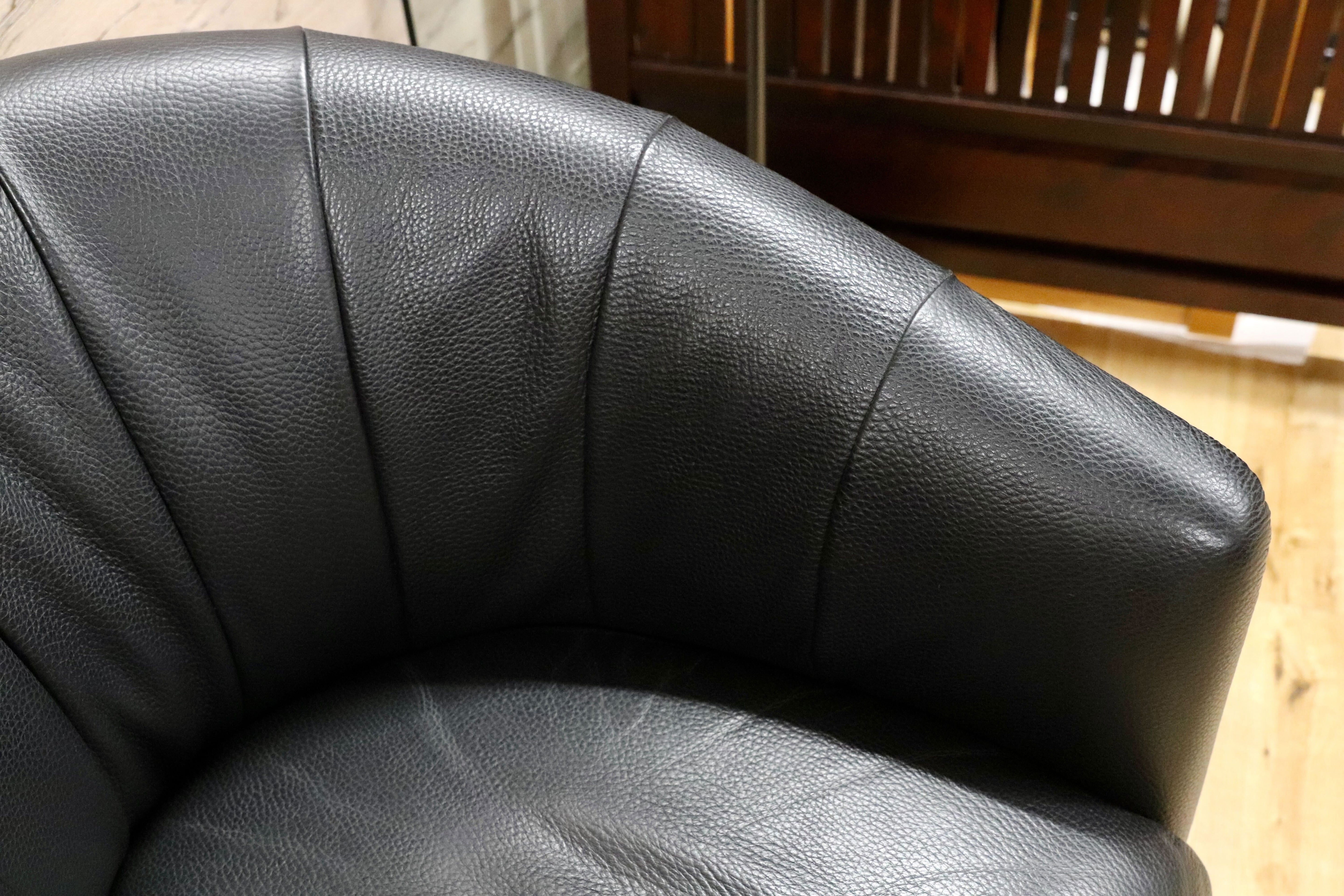 GMHH71○NATUZZI EDITIONS / ナツッジ エディションズ 1人掛けソファ シングルソファ ラウンジチェア 黒 本革 定価12.5万 展示品