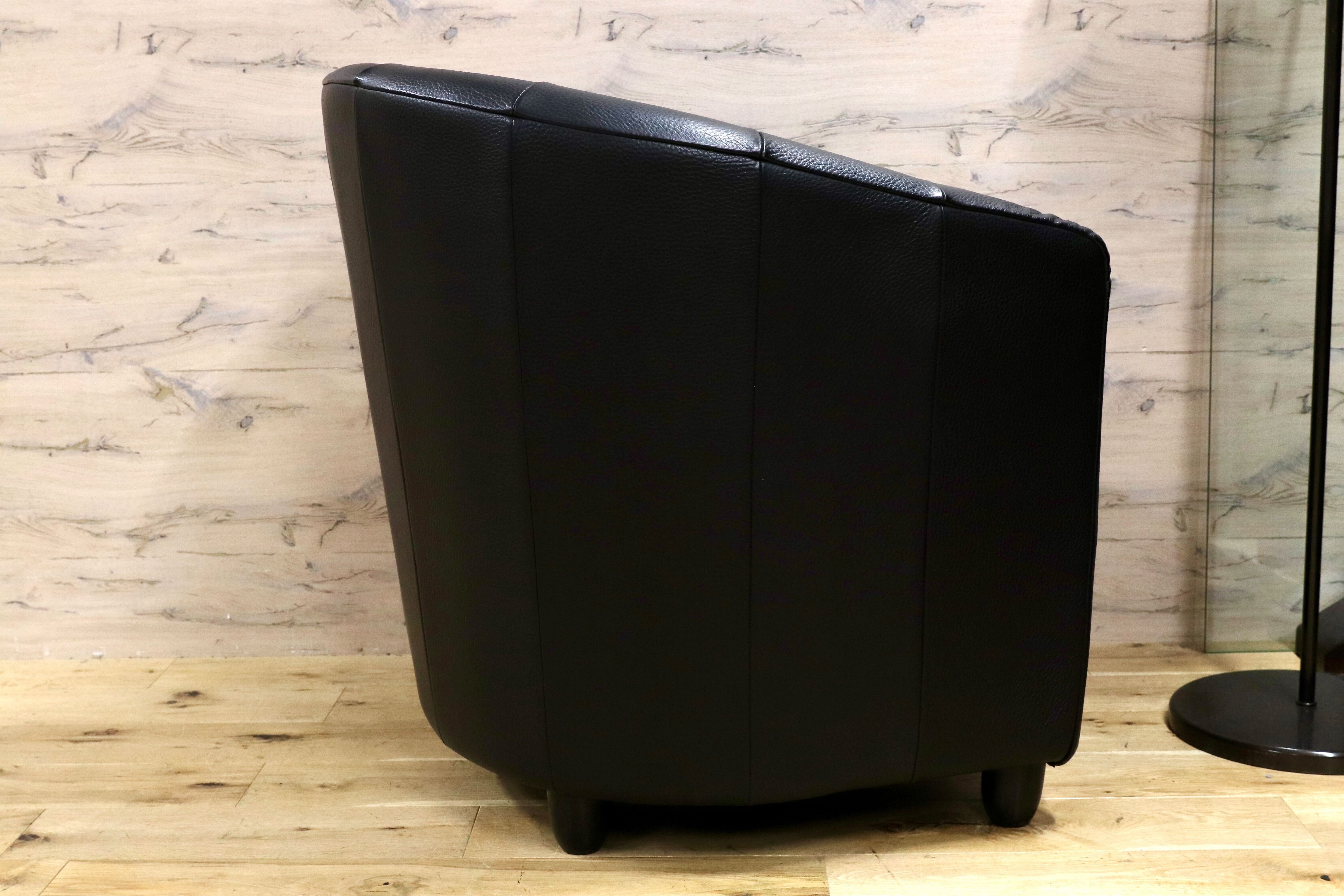 GMHH71○NATUZZI EDITIONS / ナツッジ エディションズ 1人掛けソファ シングルソファ ラウンジチェア 黒 本革 定価12.5万 展示品