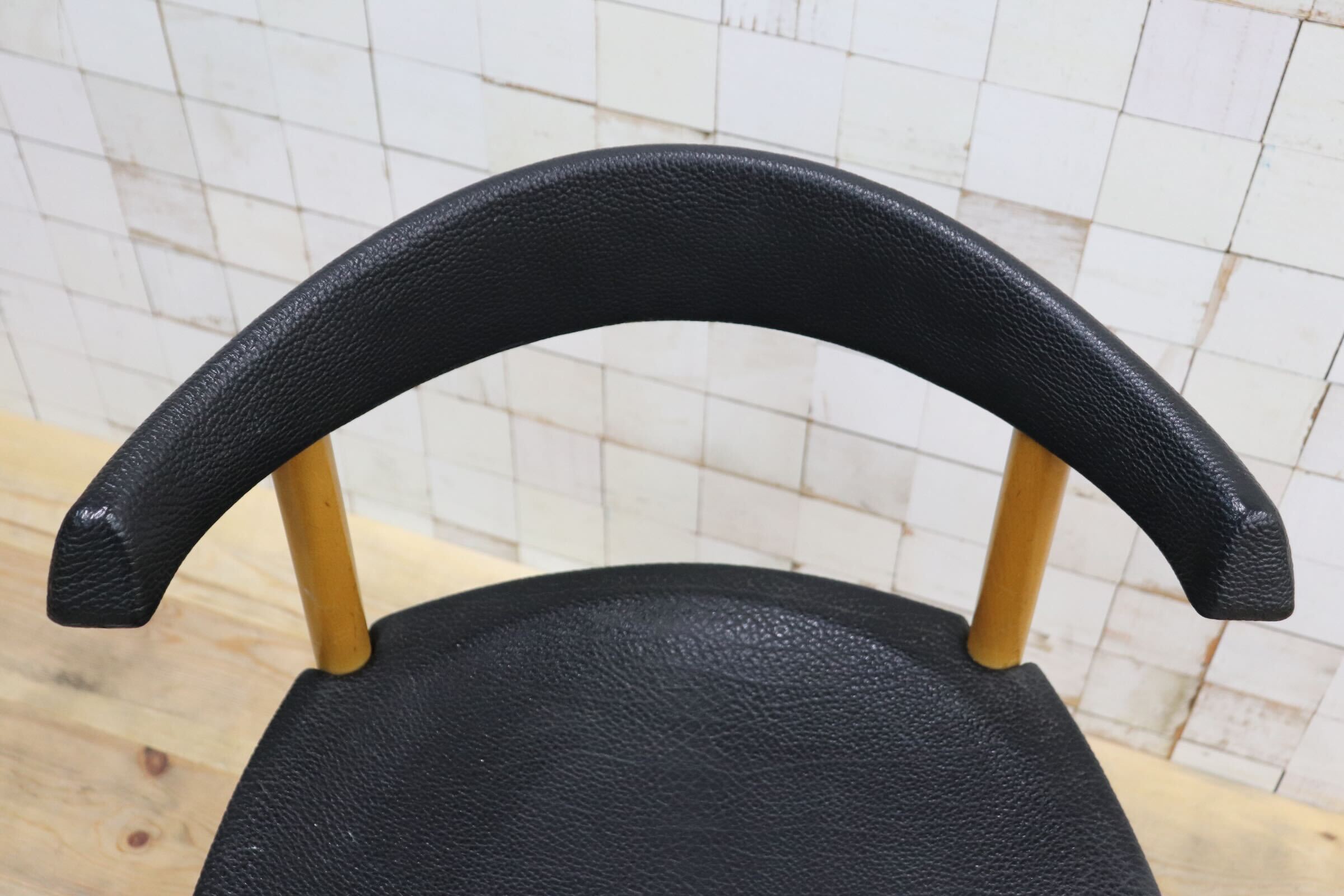 GMIN7F〇Cassina / カッシーナ レオナルドチェア ダイニングチェア Strassle collection社 スイス 椅子 ブラック 北欧スタイル