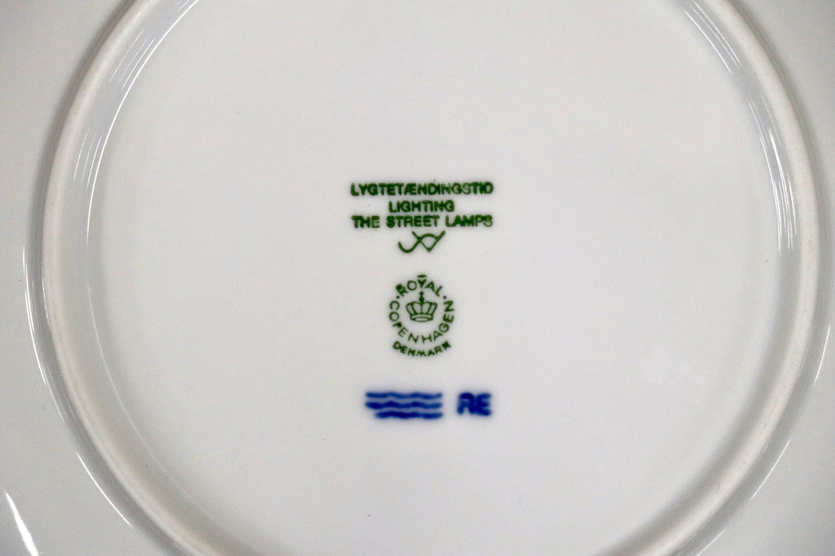 GMJH332BM◯Royal Copenhagen / ロイヤルコペンハーゲン 1996イヤープレート LIGHTING THE STREET LAMPS 街灯をともす頃 飾り皿 西洋
