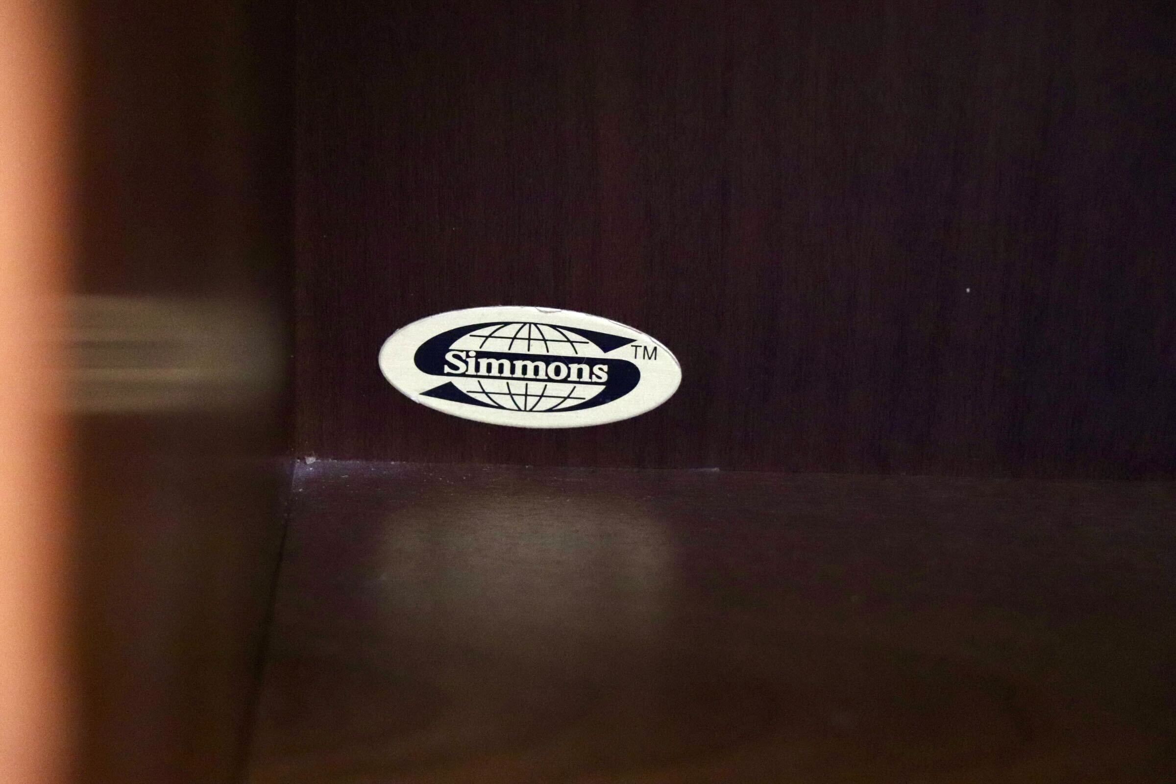 GMJH26B◯Simmons / シモンズ ナイトテーブル サイドテーブル エンドテーブル 飾り台 花台 アンティーク調 クラシック 木製