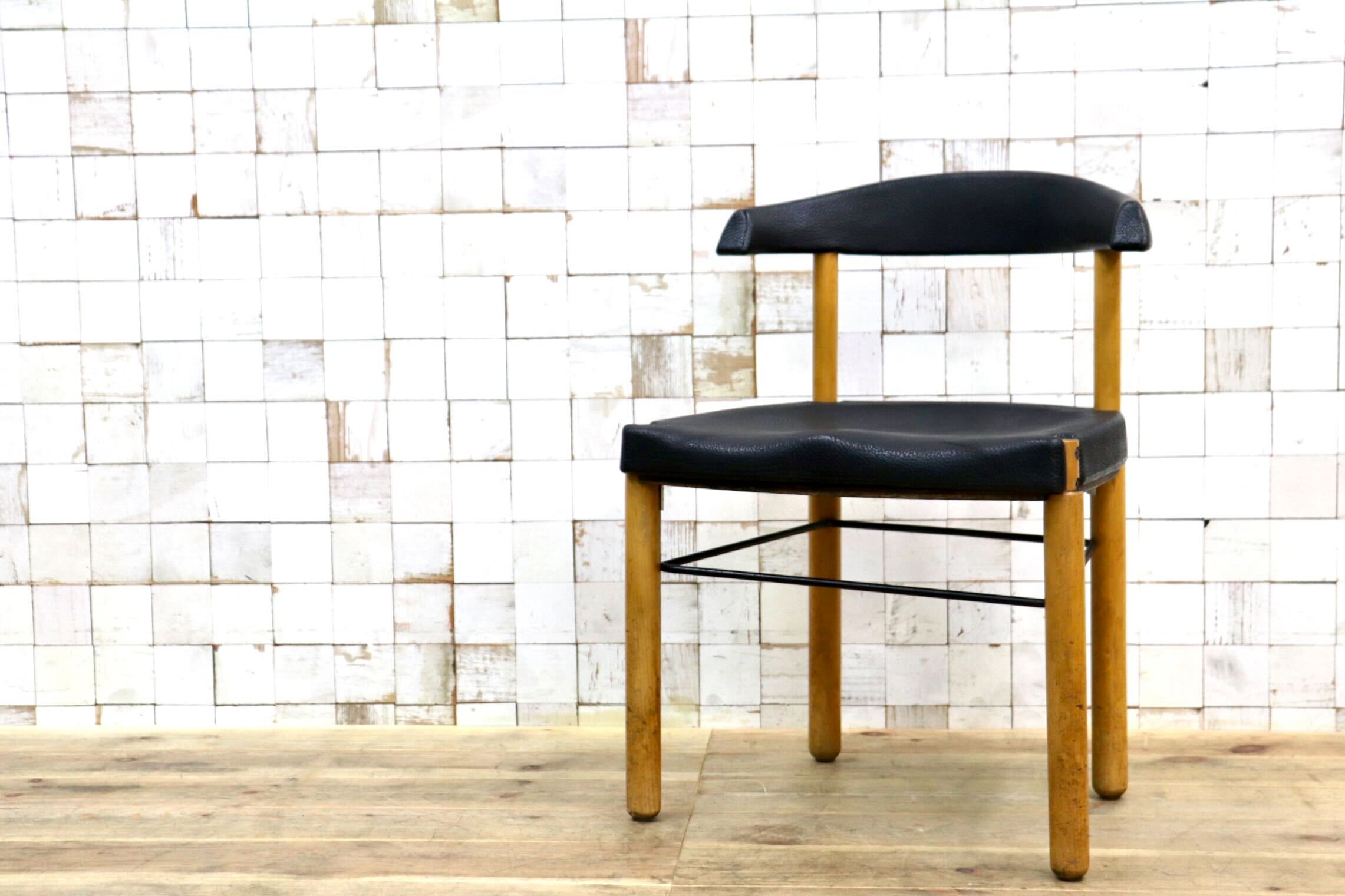 GMIN7G〇Cassina / カッシーナ レオナルドチェア ダイニングチェア Strassle collection社 スイス 椅子 ブラック 北欧スタイル