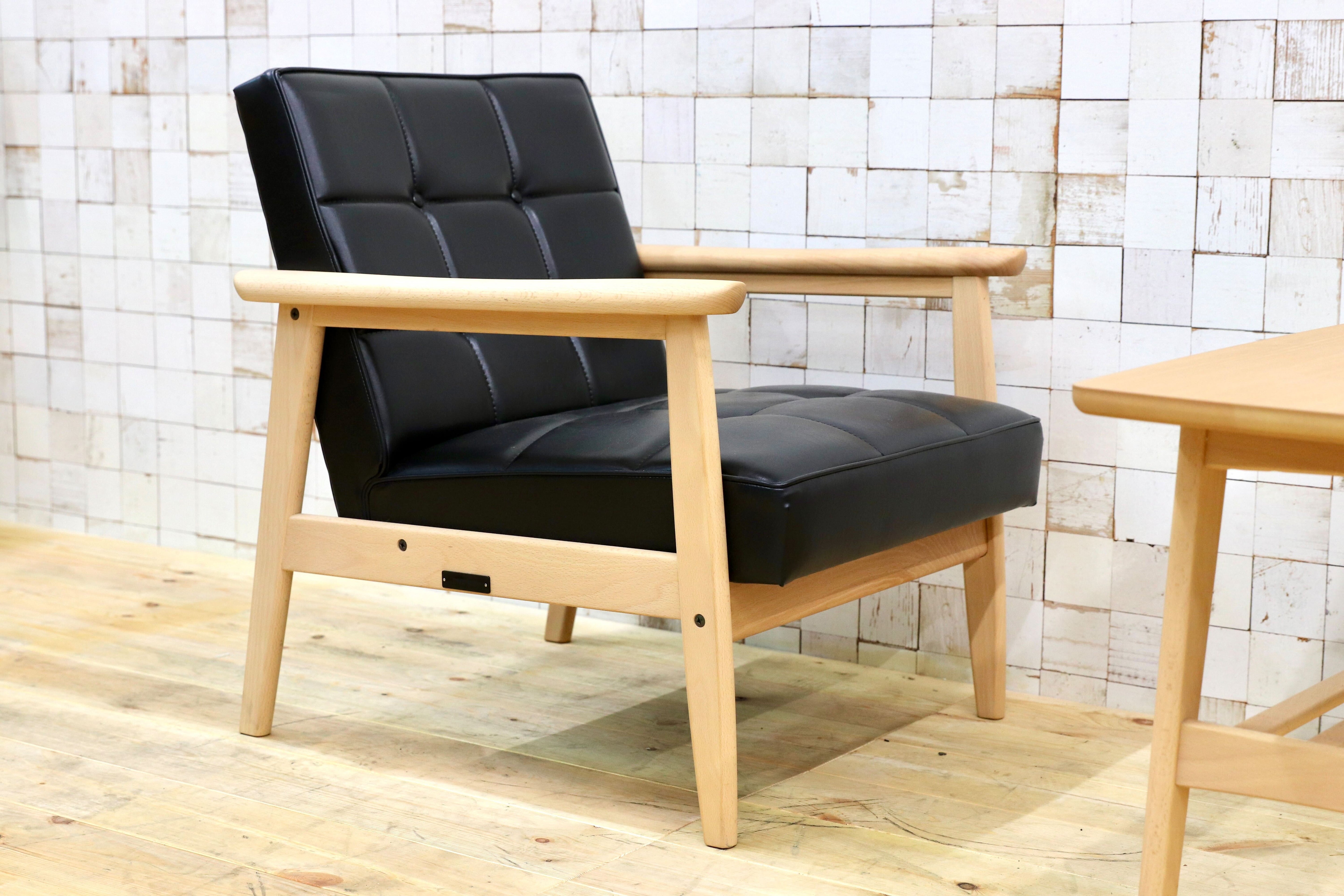 GMHK542B○カリモク60 Kチェア 1シーター アームチェア 椅子 ブラック ブナ材 karimoku リビング チェア モデルルーム展示品