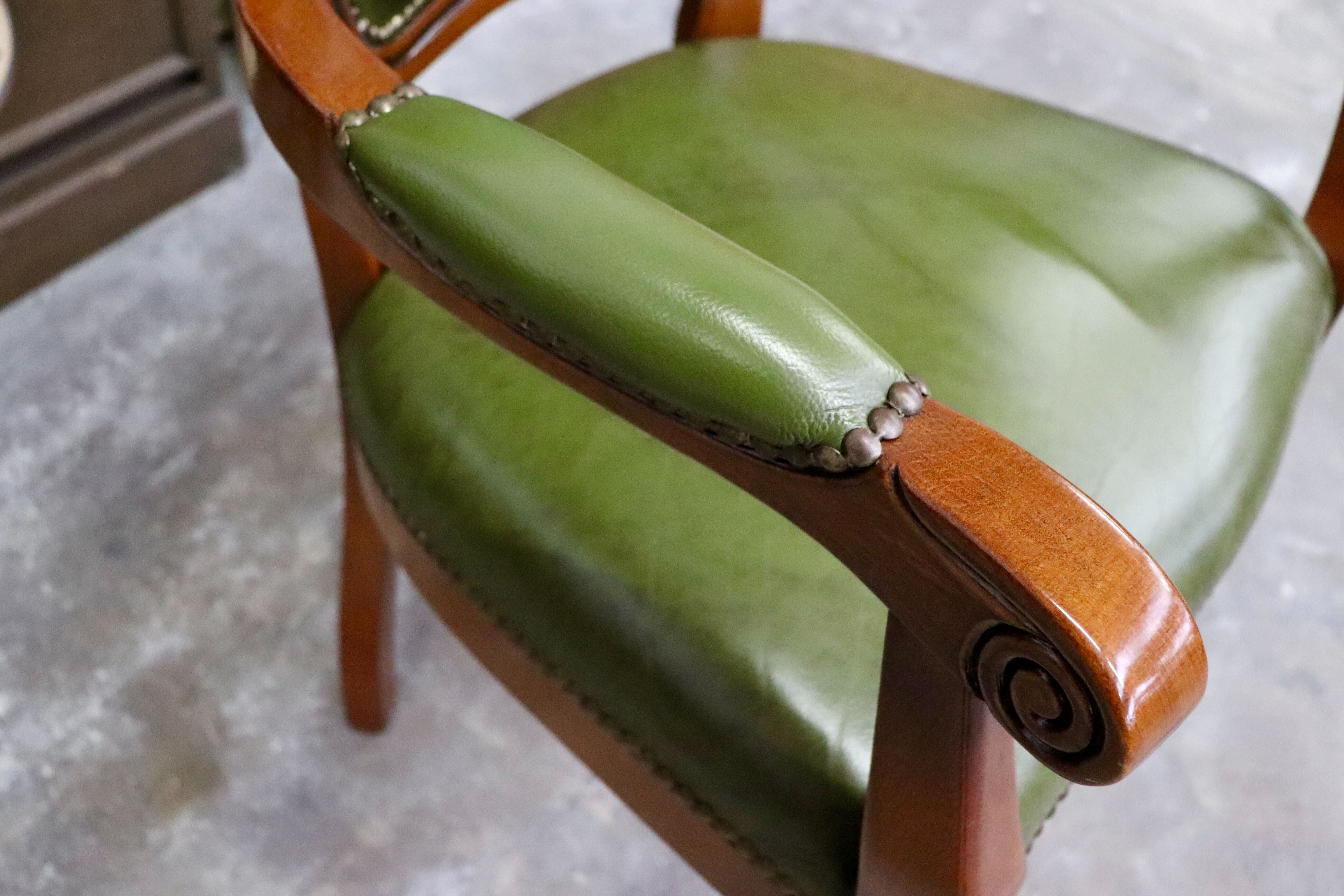 GMIS561S○イタリア ダイニングチェア 食卓椅子 アームチェア アンティーク 猫脚 彫刻 クラシック エレガント ヨーロピアン ロココ