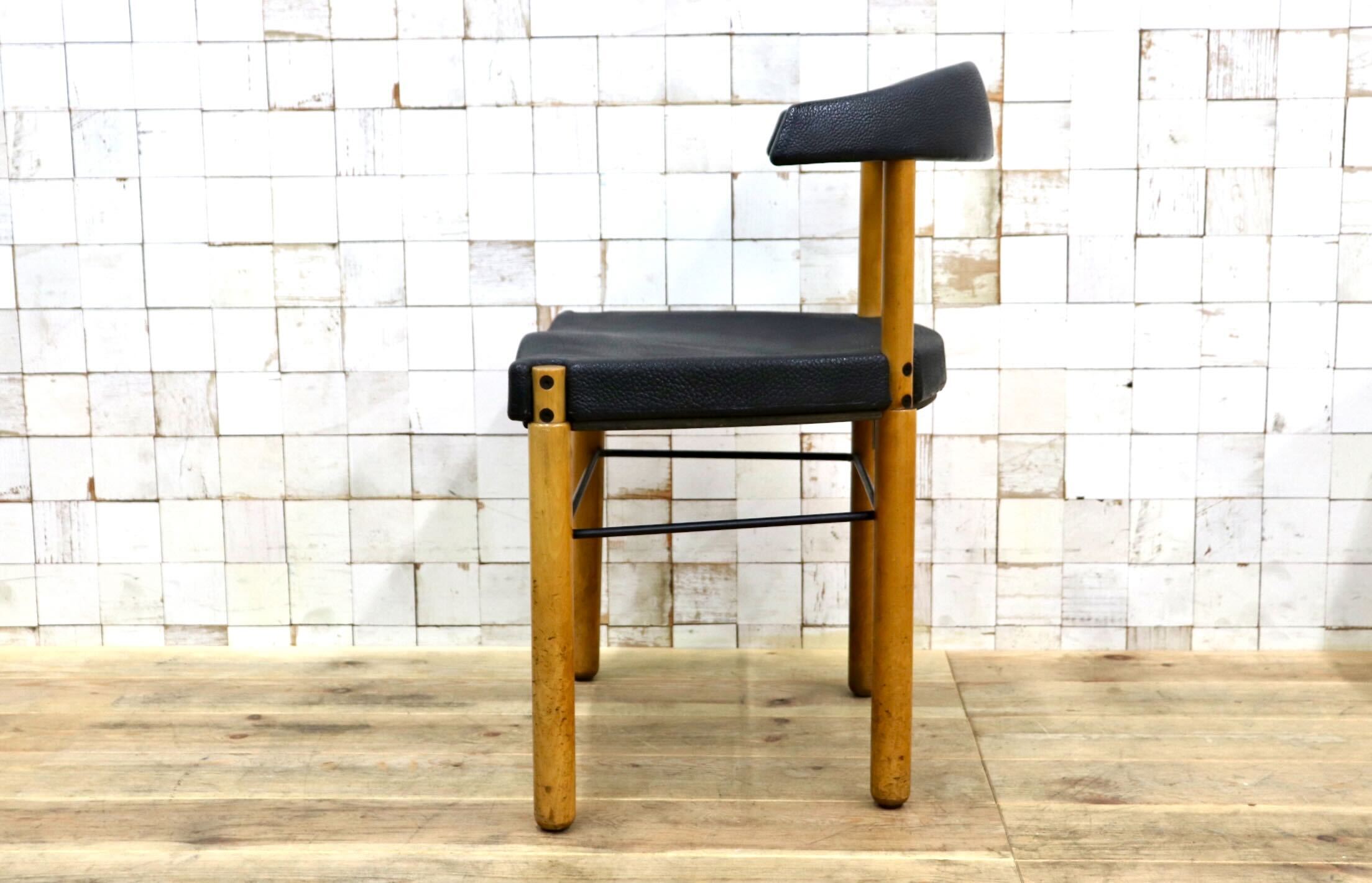 GMIN7I〇Cassina / カッシーナ レオナルドチェア ダイニングチェア Strassle collection社 スイス 椅子 ブラック 北欧スタイル
