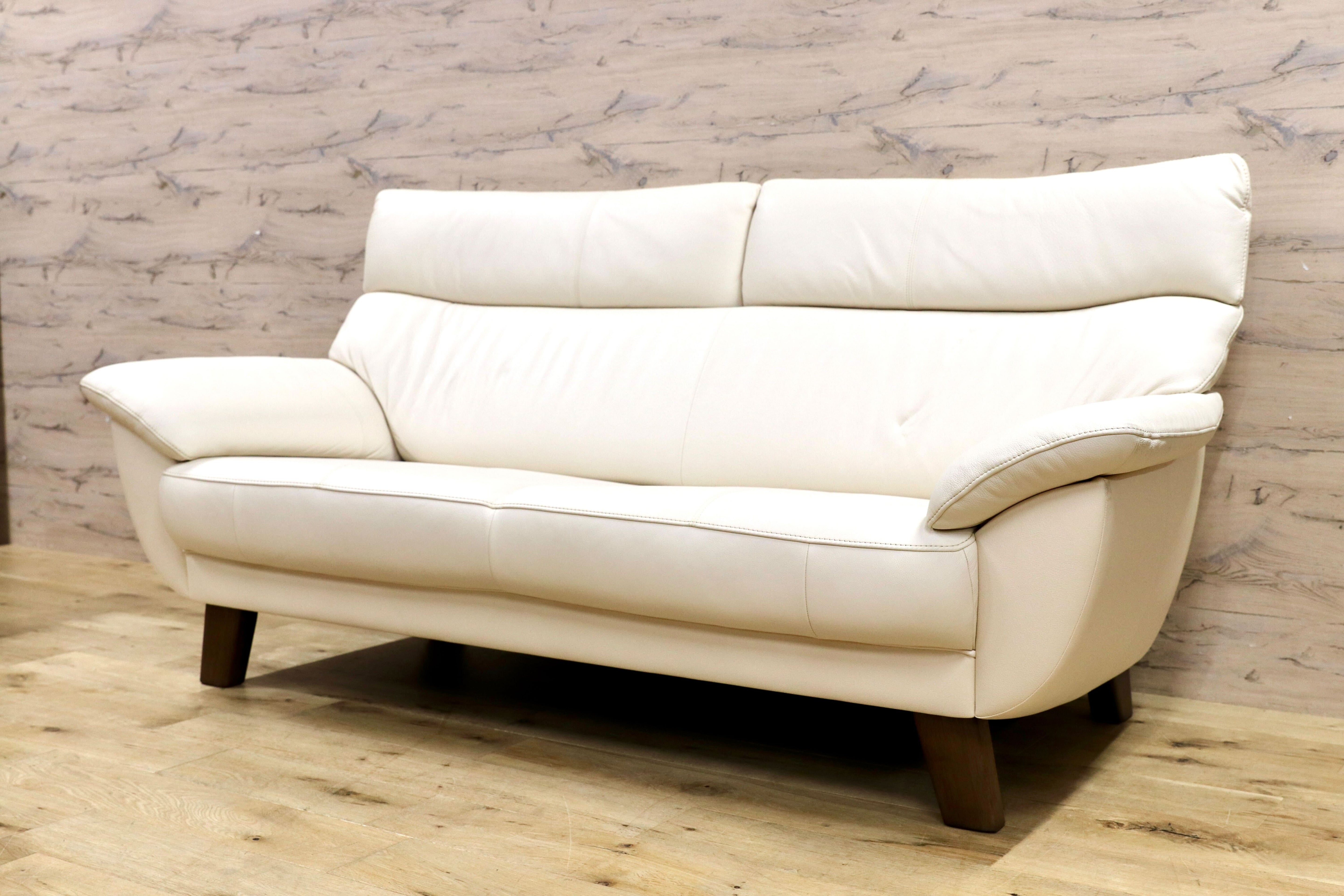 GMIK688○Chitano / チターノ karimoku カリモク Z172モデル 長椅子 2.5人掛けソファ ラブソファ 本革 レザー ホワイト 美品