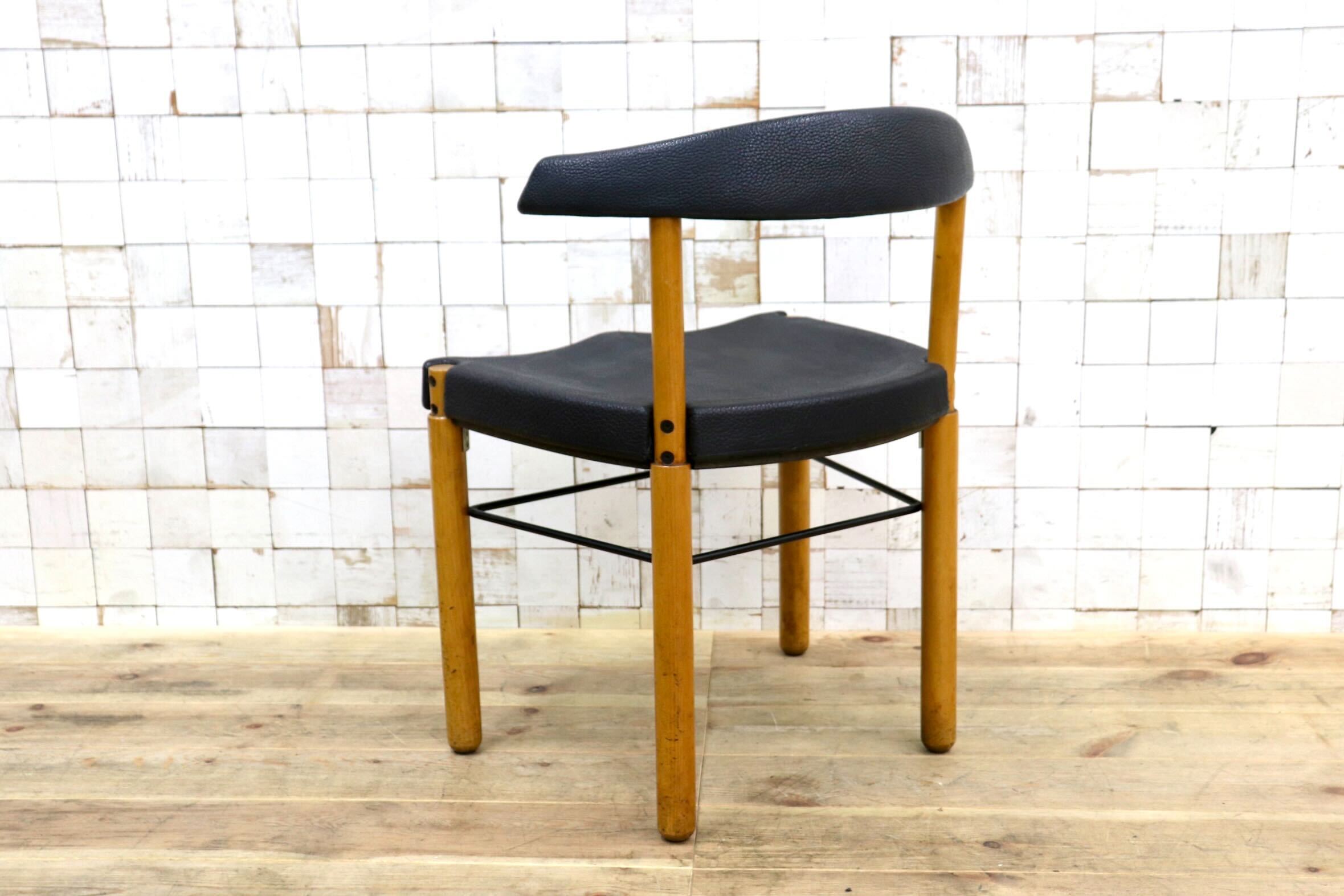 GMIN7H〇Cassina / カッシーナ レオナルドチェア ダイニングチェア Strassle collection社 スイス 椅子 ブラック 北欧スタイル