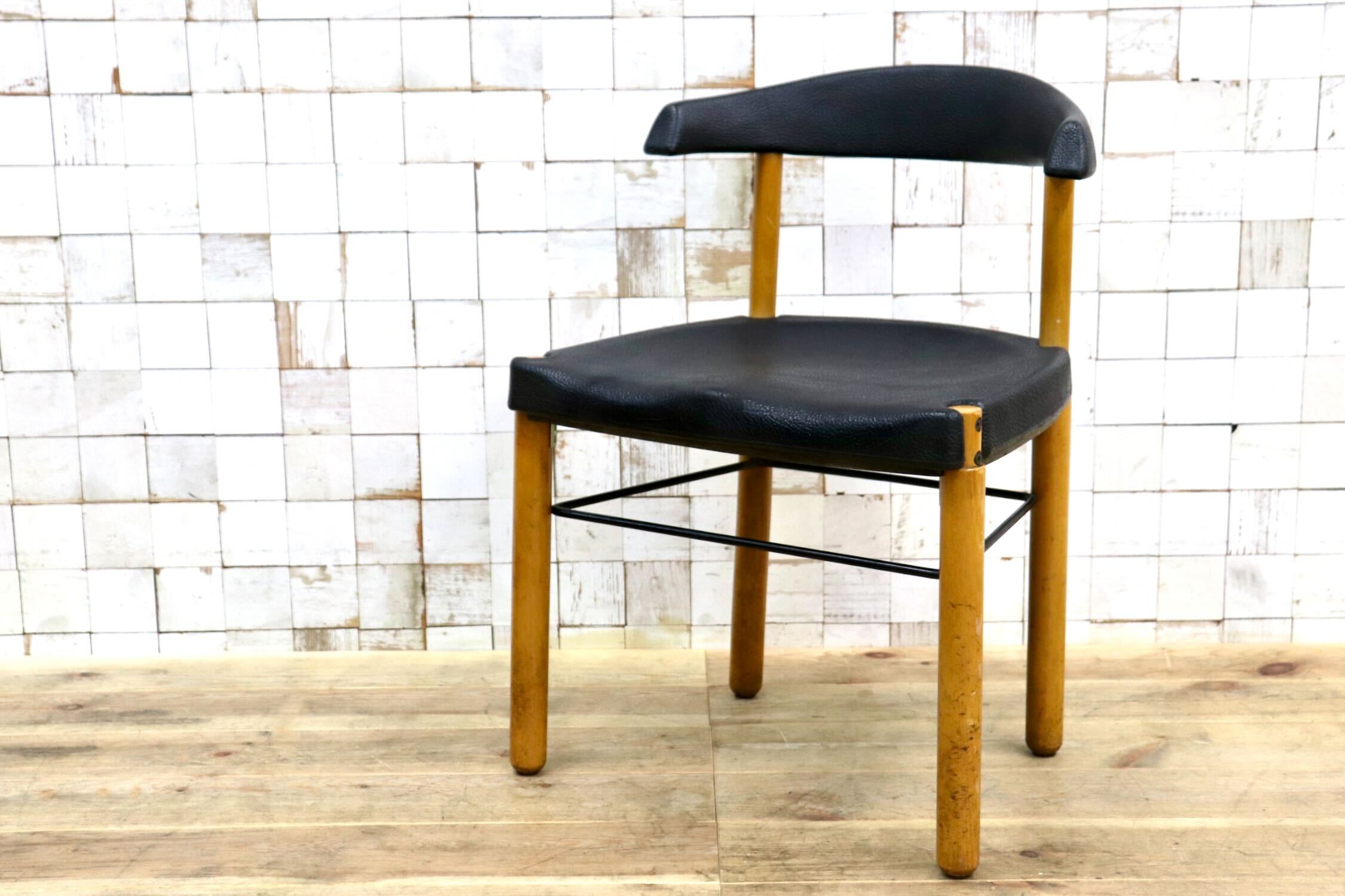 GMIN7J〇Cassina / カッシーナ レオナルドチェア ダイニングチェア Strassle collection社 スイス 椅子 ブラック 北欧スタイル