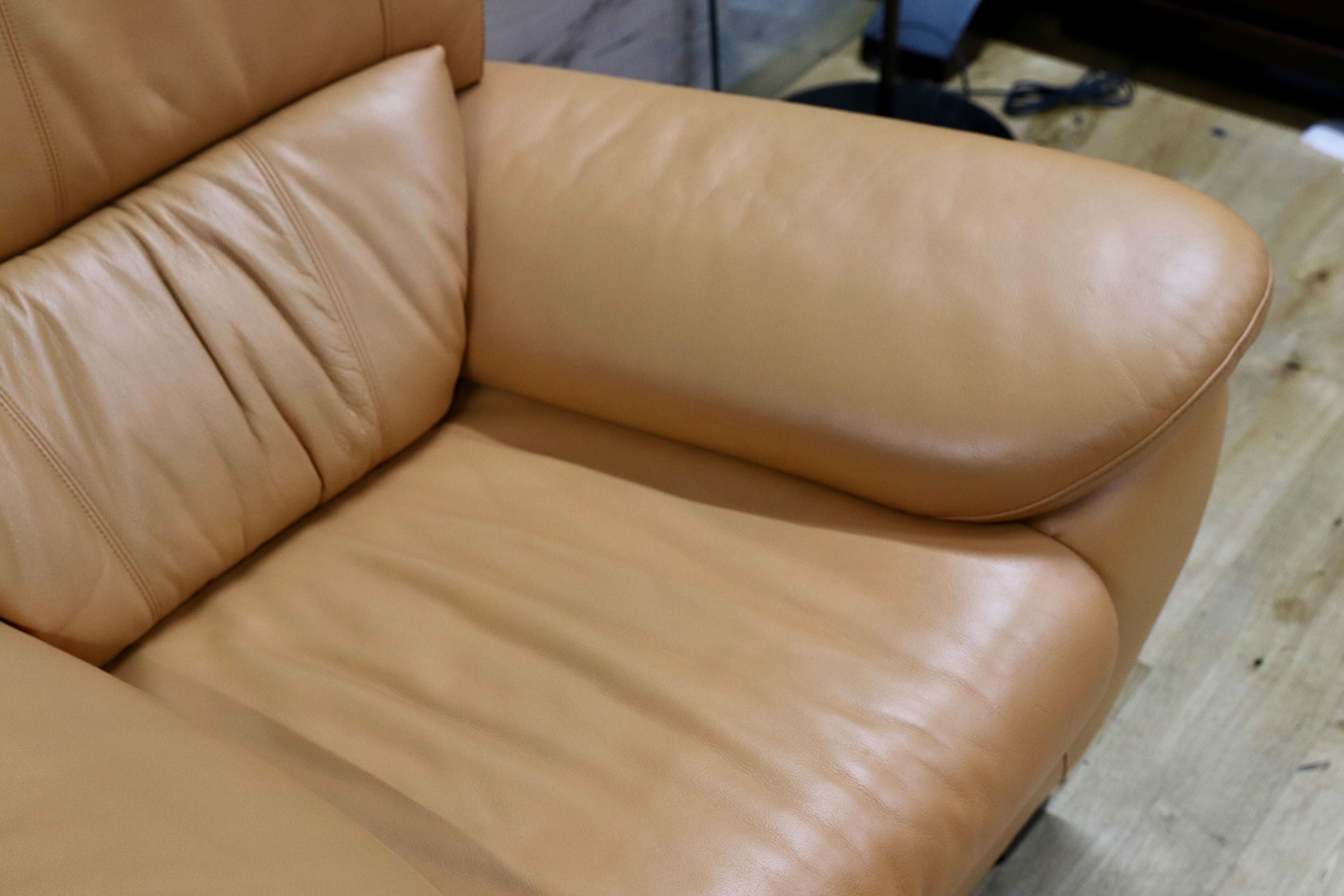 GMHK7○karimoku / カリモク 1人掛けソファ シングルソファ ラウンジチェア 本革 オレンジ モダン 国産家具 安楽椅子