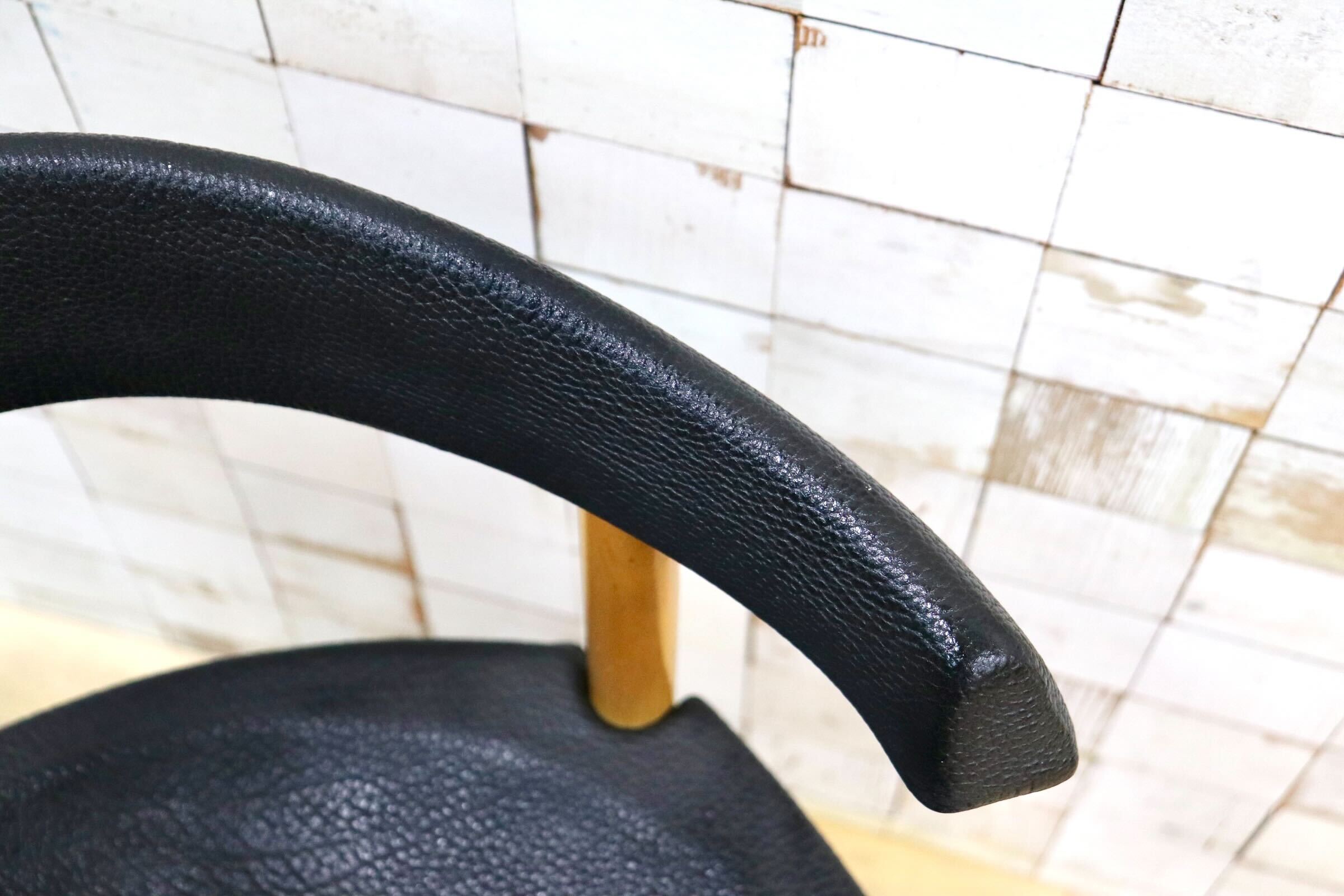 GMIN7J〇Cassina / カッシーナ レオナルドチェア ダイニングチェア Strassle collection社 スイス 椅子 ブラック 北欧スタイル