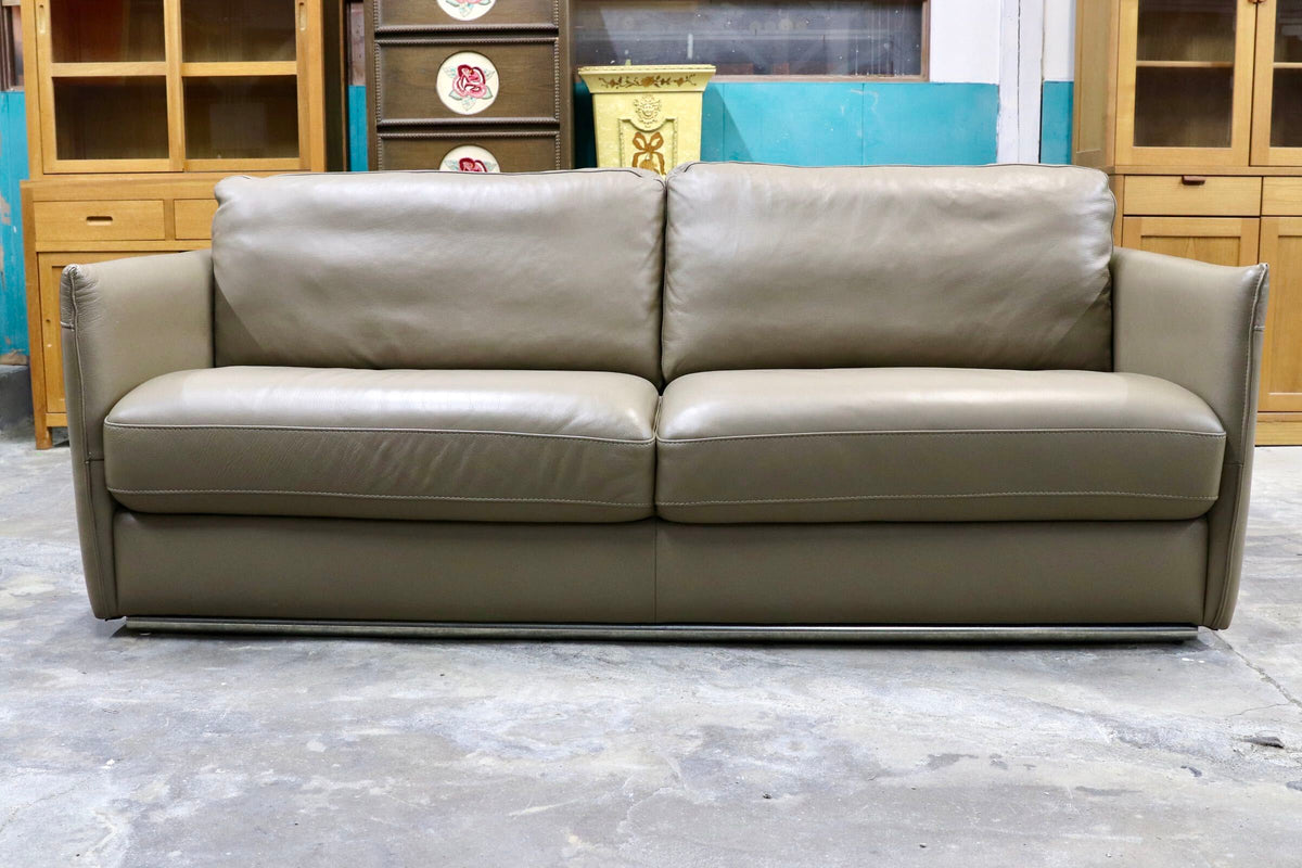 GMJK473○IDC大塚家具 L/Sシリーズ 3人掛けソファ トリプルソファ 総本革 トープカラー モダン 高級レザーソファ 展示品