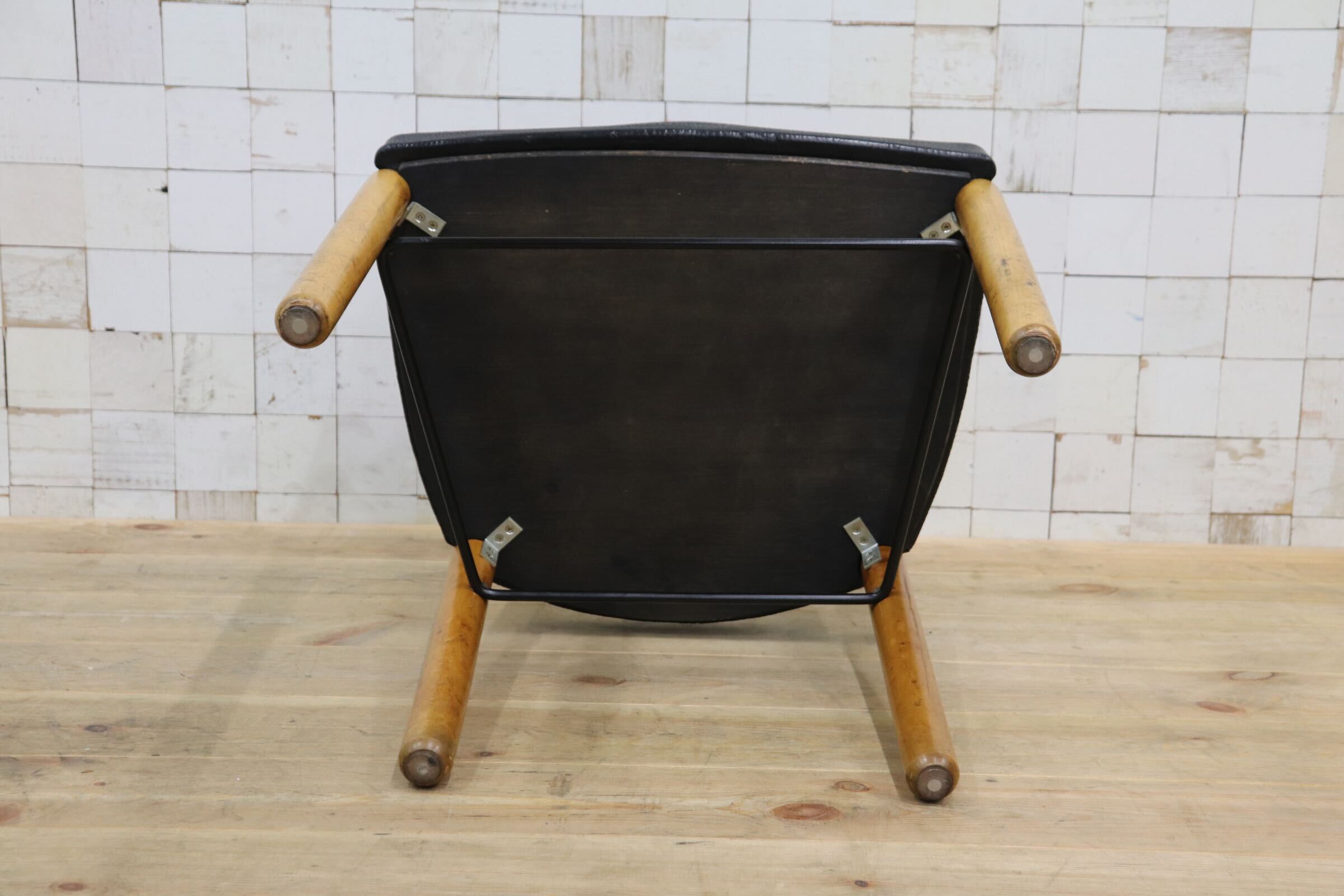 GMIN7K〇Cassina / カッシーナ レオナルドチェア ダイニングチェア Strassle collection社 スイス 椅子 ブラック 北欧スタイル