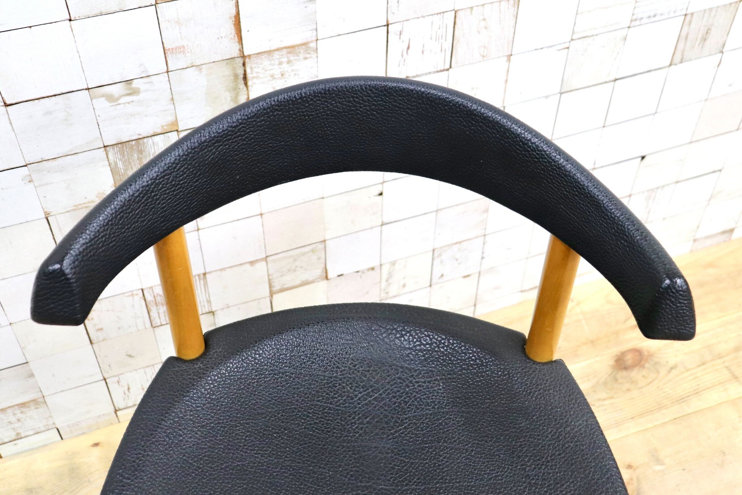 GMIN7T〇Cassina / カッシーナ レオナルドチェア ダイニングチェア Strassle collection社 スイス 椅子 ブラック 北欧スタイル モダン