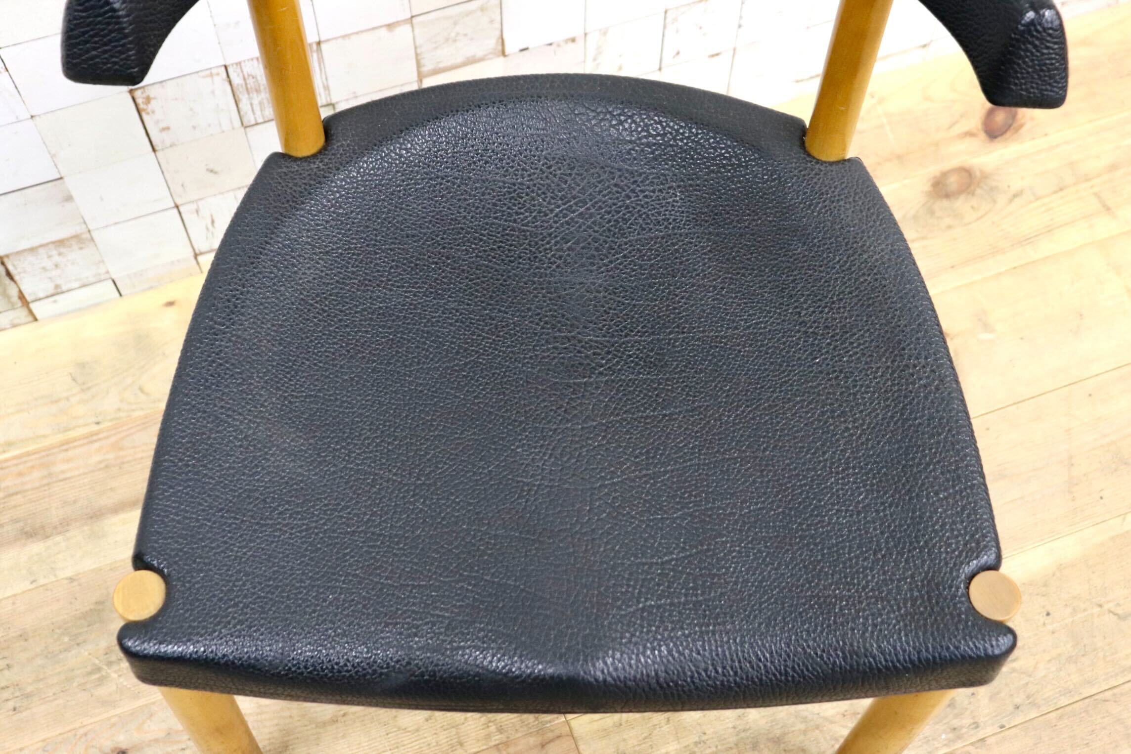 GMIN7T〇Cassina / カッシーナ レオナルドチェア ダイニングチェア Strassle collection社 スイス 椅子 ブラック 北欧スタイル モダン