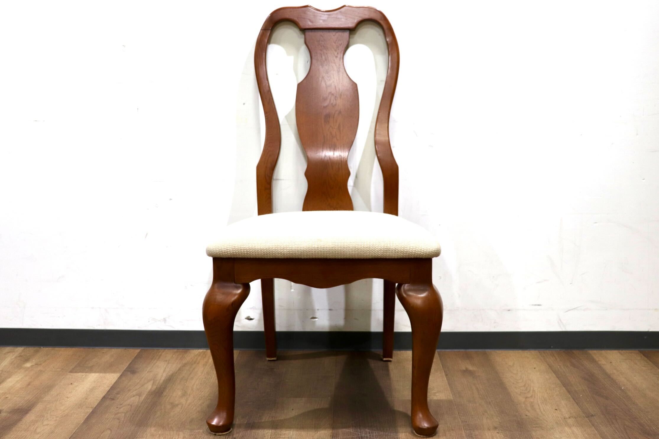 GMHH342A○IDC大塚家具 ブライトン ダイニング ダイニングチェア 食卓椅子 椅子 ファブリック アイボリー ハイバック 猫脚 クラシック