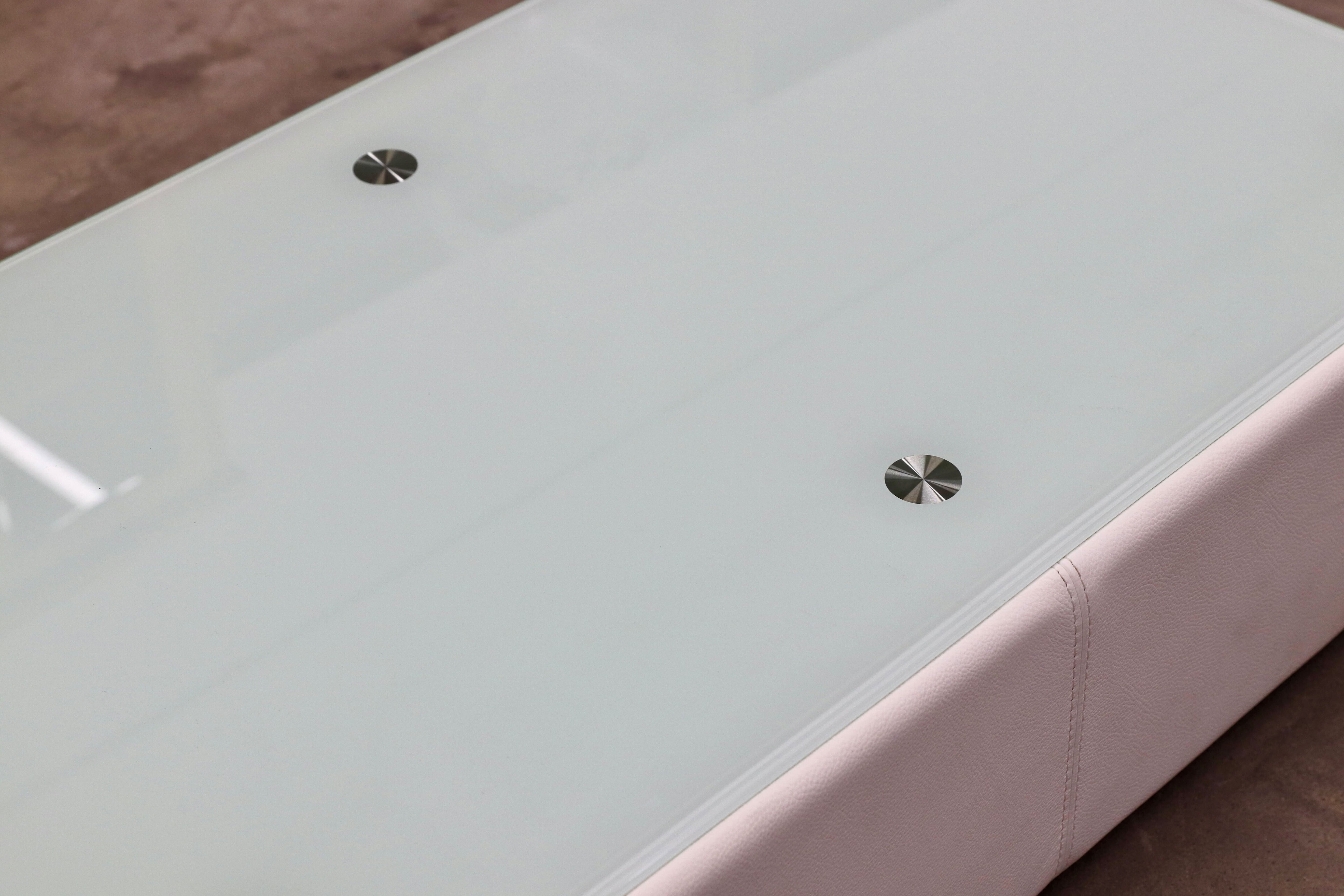 GMIK643○KELVIN GIORMANI / ケルビンジョルマーニ リビングテーブル センターテーブル ガラステーブル 本革 レザー ホワイト 展示品