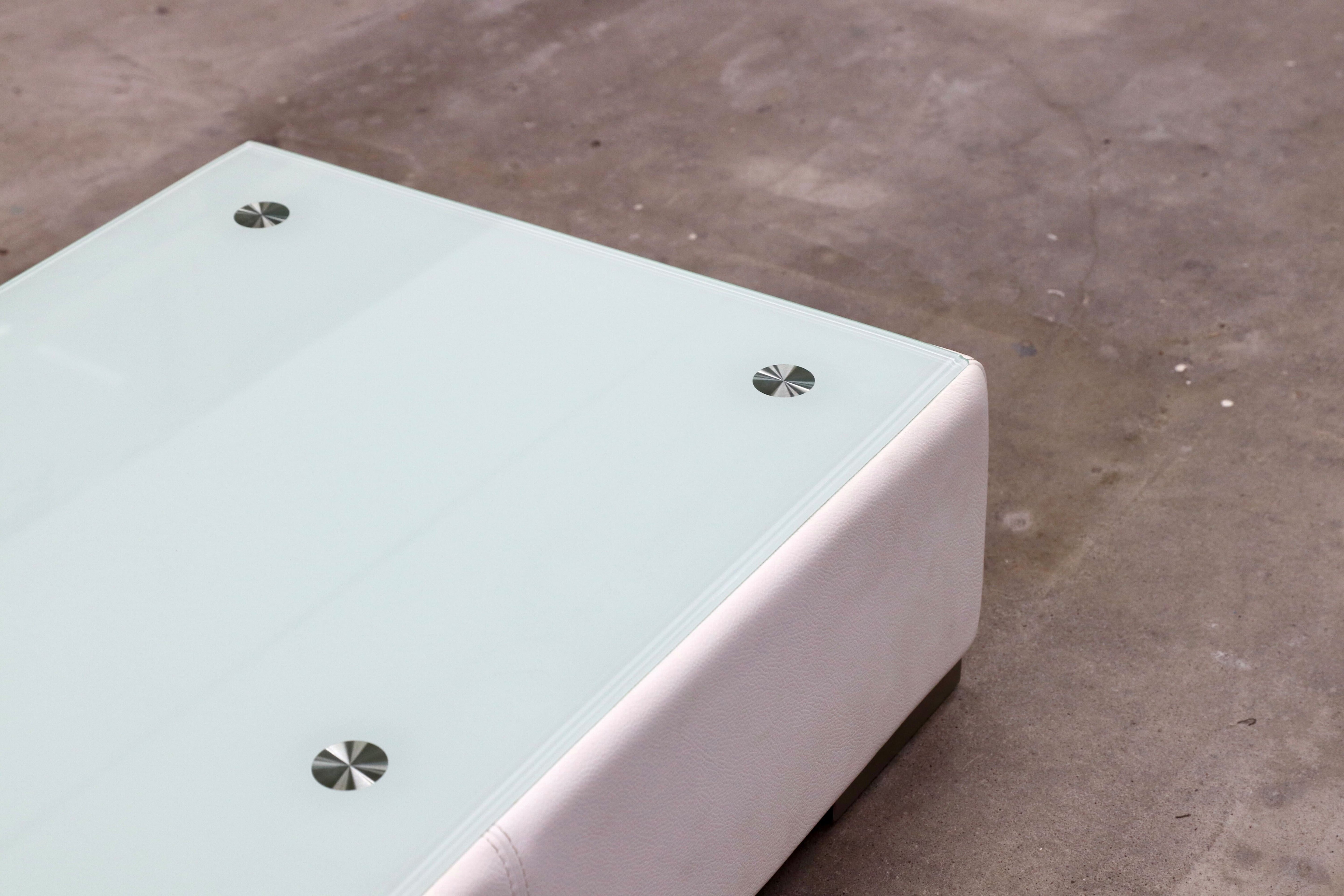 GMIK643○KELVIN GIORMANI / ケルビンジョルマーニ リビングテーブル センターテーブル ガラステーブル 本革 レザー ホワイト 展示品