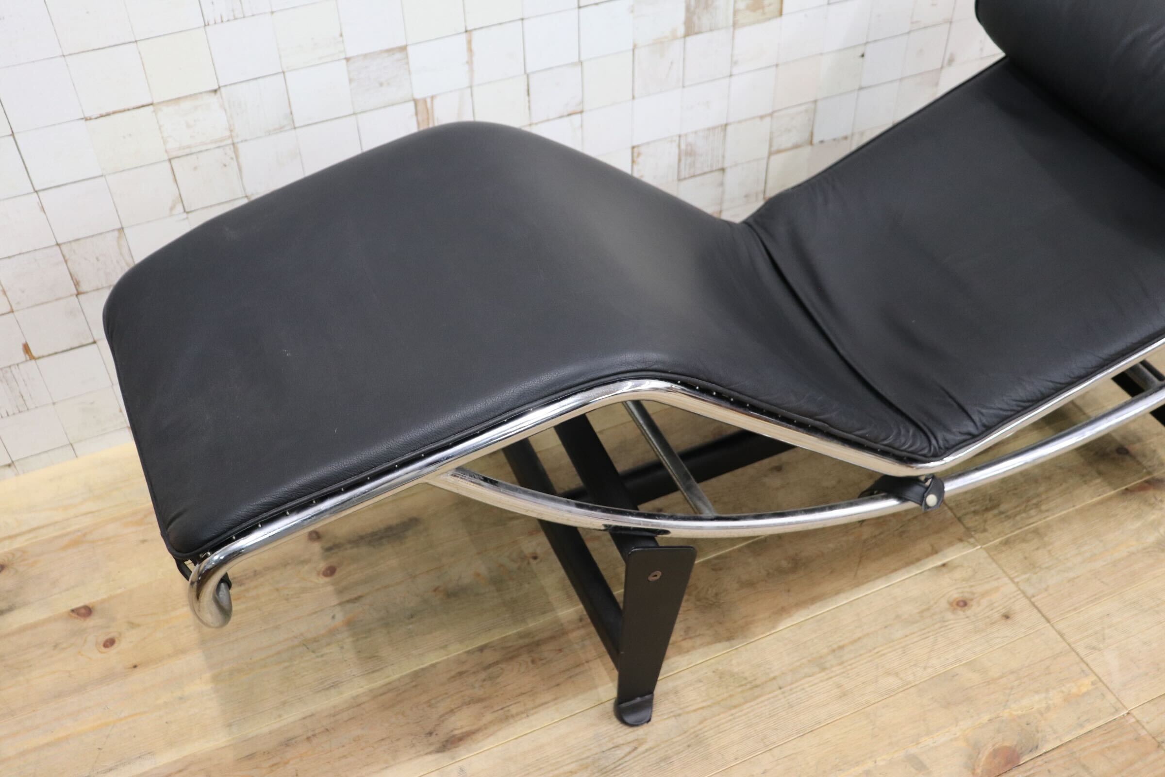 GMIH539G〇ル・コルビュジエ LC4 シェーズロング デザイナーズ 椅子 チェア 家具 シングルソファ ブラック リプロダクト