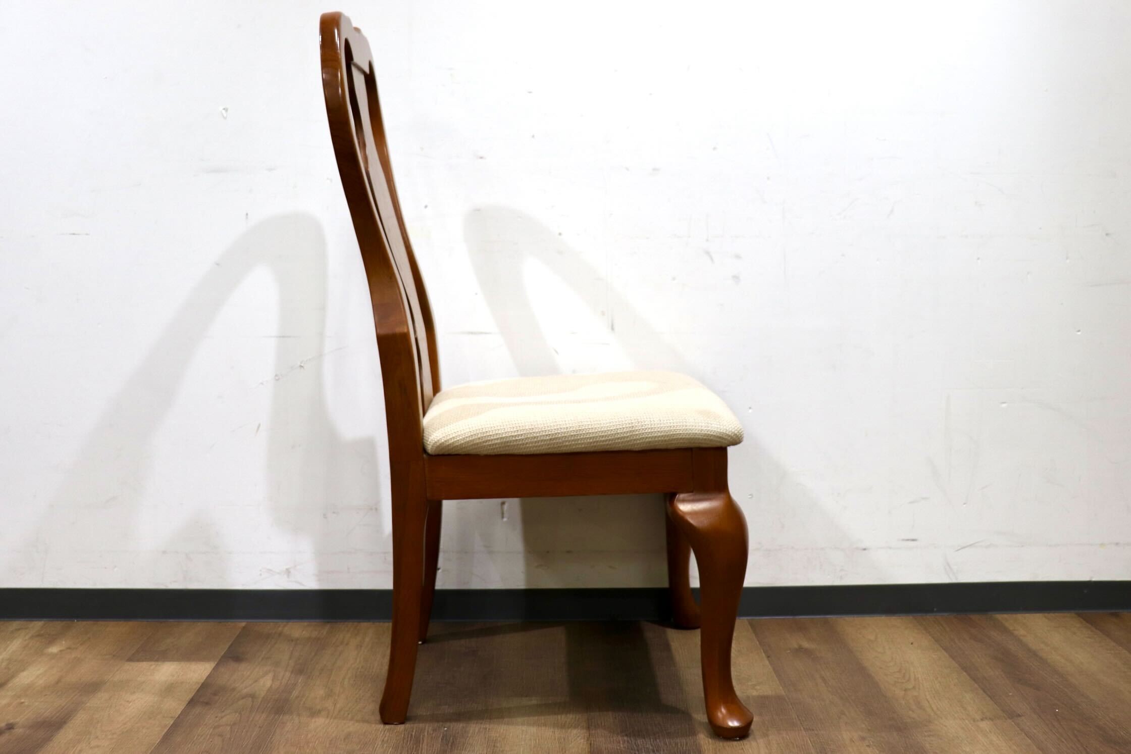 GMHH342C○IDC大塚家具 ブライトン ダイニング ダイニングチェア 食卓椅子 椅子 ファブリック アイボリー ハイバック 猫脚 クラシック