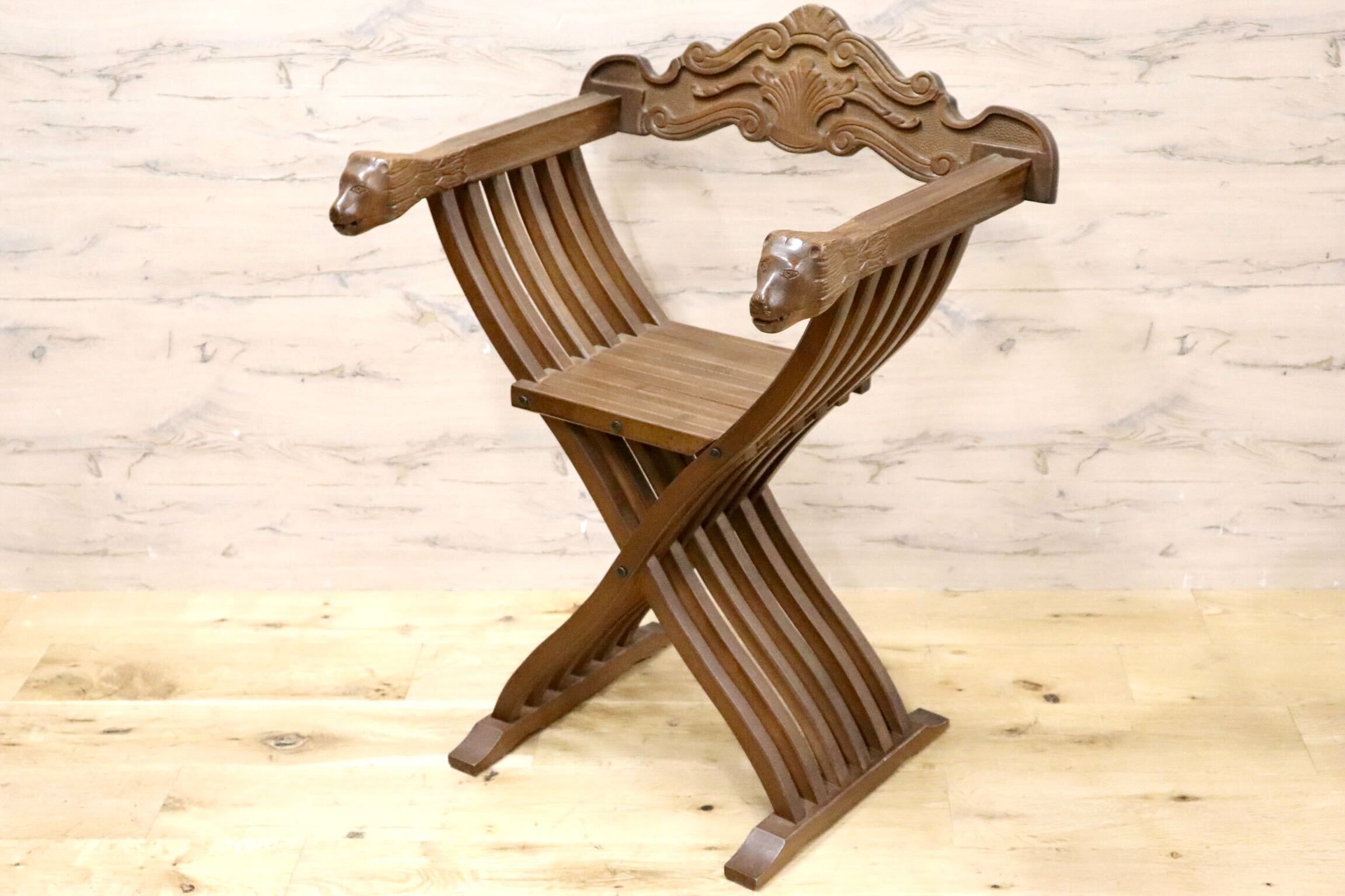 GMHN109○イタリア製 サボナーラ ライオンチェア サヴォナローラ 折り畳み式 椅子 チェア 木製 彫刻 アンティーク 輸入家具 展示品